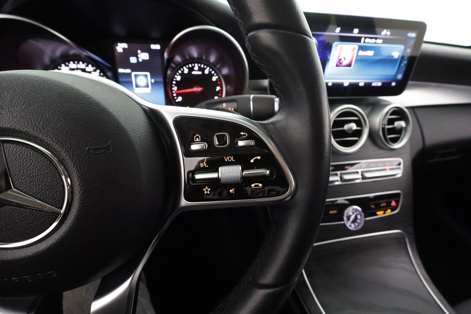 Mercedes-Benz C 2019 200 T A Business Avantgarde * Vakkari / Multibeam LED / Koukku / P.Kamera / Burmester / Puolisähkö sporttipenkit * - Suomi-auto / Kahdet renkaat