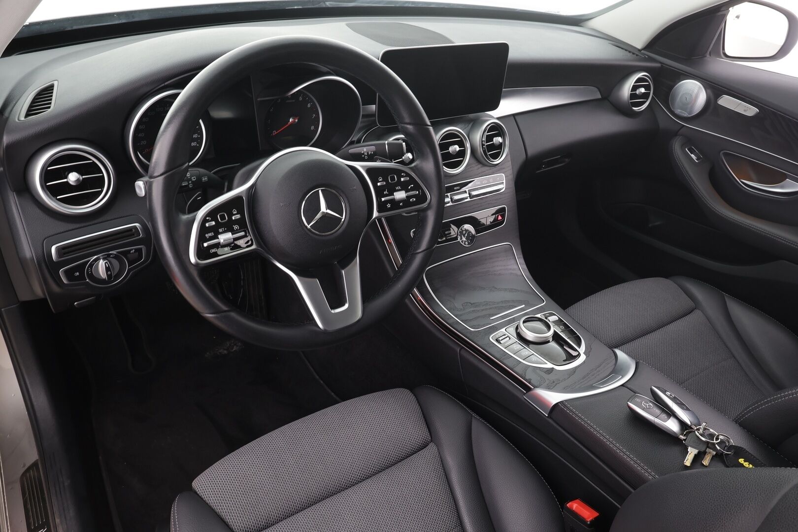 Mercedes-Benz C 2019 200 T A Business Avantgarde * Vakkari / Multibeam LED / Koukku / P.Kamera / Burmester / Puolisähkö sporttipenkit * - Suomi-auto / Kahdet renkaat