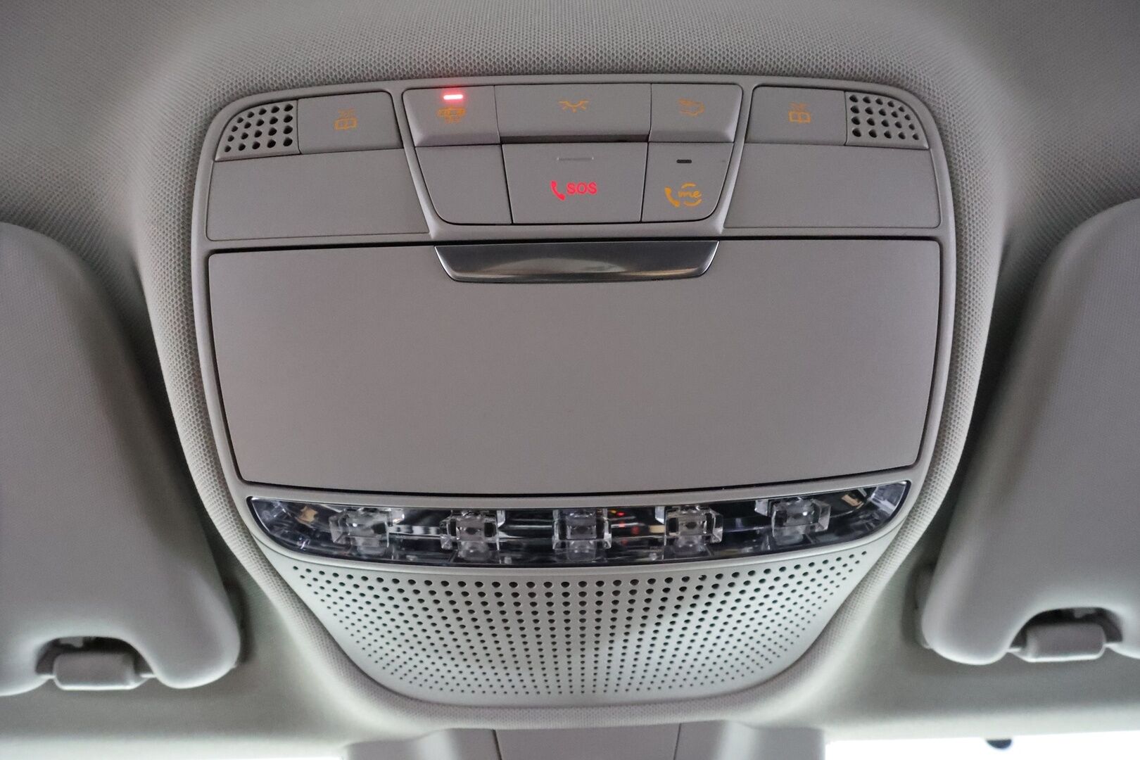 Mercedes-Benz C 2019 200 T A Business Avantgarde * Vakkari / Multibeam LED / Koukku / P.Kamera / Burmester / Puolisähkö sporttipenkit * - Suomi-auto / Kahdet renkaat