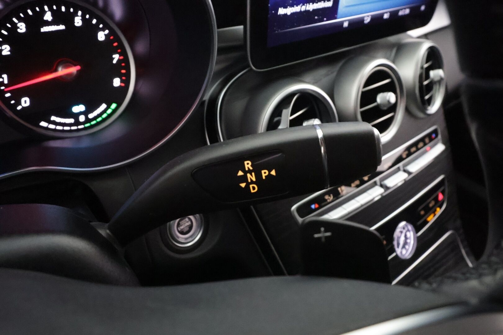 Mercedes-Benz C 2019 200 T A Business Avantgarde * Vakkari / Multibeam LED / Koukku / P.Kamera / Burmester / Puolisähkö sporttipenkit * - Suomi-auto / Kahdet renkaat