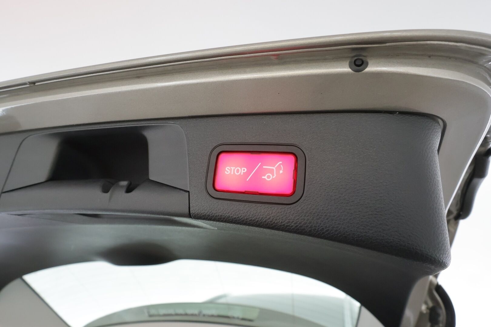 Mercedes-Benz C 2019 200 T A Business Avantgarde * Vakkari / Multibeam LED / Koukku / P.Kamera / Burmester / Puolisähkö sporttipenkit * - Suomi-auto / Kahdet renkaat