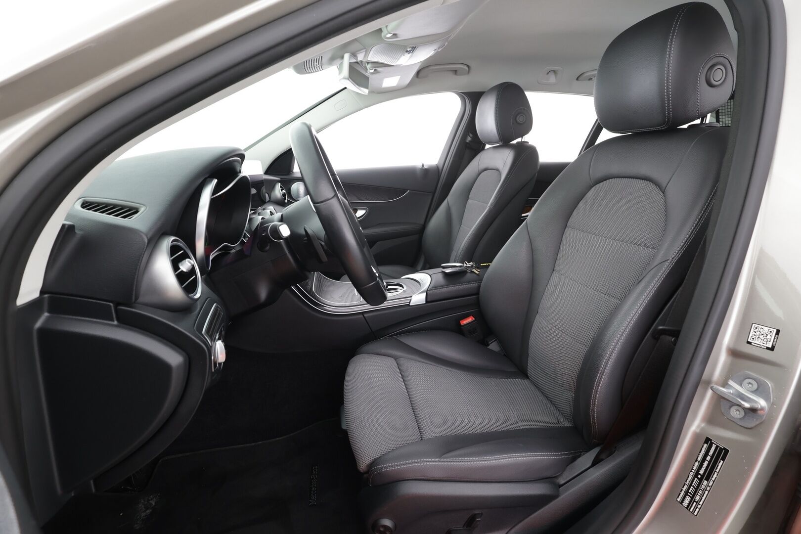 Mercedes-Benz C 2019 200 T A Business Avantgarde * Vakkari / Multibeam LED / Koukku / P.Kamera / Burmester / Puolisähkö sporttipenkit * - Suomi-auto / Kahdet renkaat