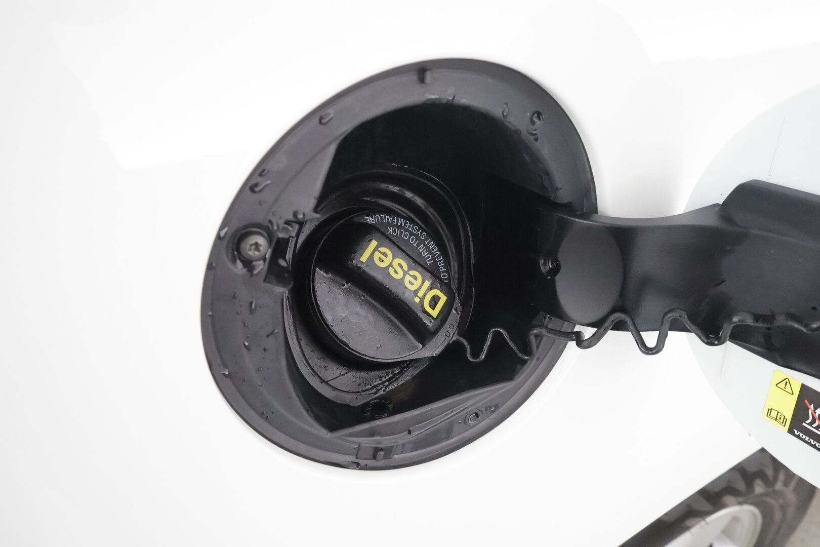 Volvo XC60 2015 D4 AWD Summum aut * Vakkari / P.tutkat / Panorama / Koukku / Webasto / Muistipenkki / Digimittaristo / Navi / Kaarrevalot * - Kahdet renkaat aluvanteilla - HULLUT AVAJAISHULINAT KORKOTARJOUS 3,29 %