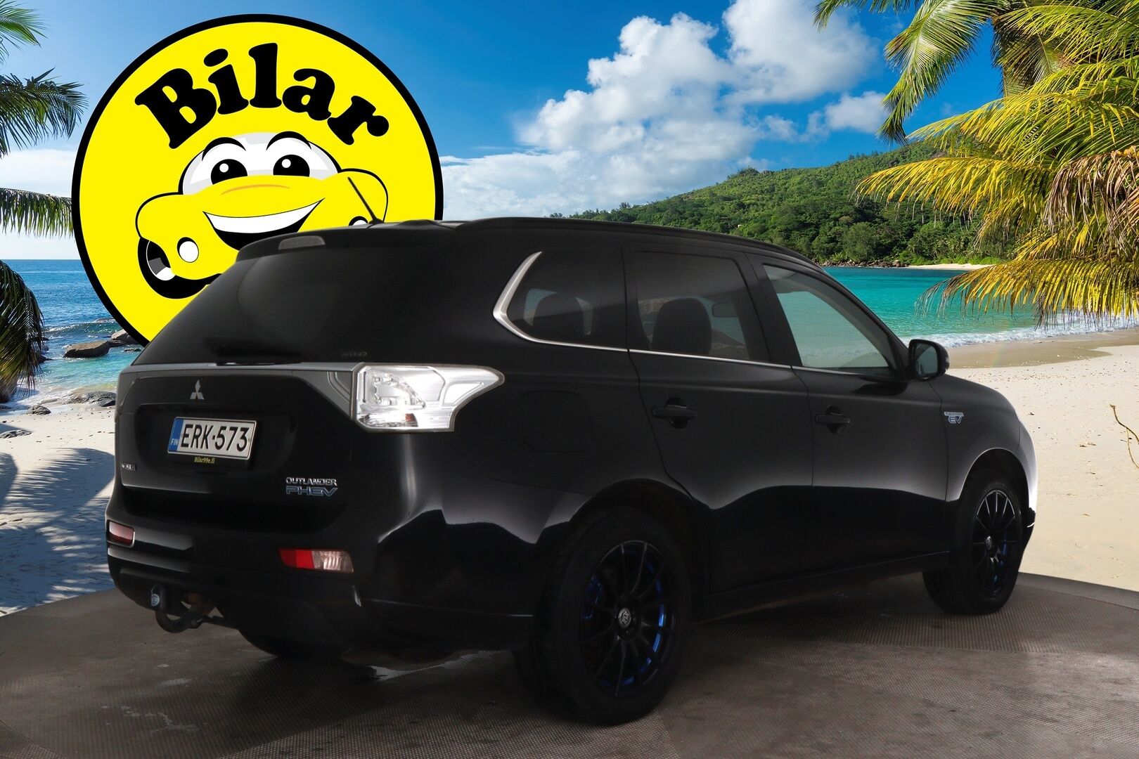 Mitsubishi Outlander 2014 Instyle Navi 4WD 5P - Rockford | Kattoikkuna | Remote Control | Keyless | Koukku | P-kamera | Sähk. luukku | 2x Renkaat vanteineen - YritysOutlet - Myydään vain yrityksille