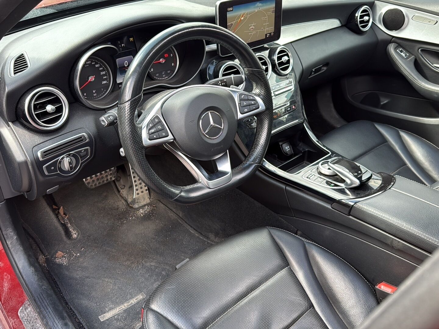 Mercedes-Benz C 2017 200 d A Business AMG *Panorama / Comand / P-kamera / Night-paketti / LED / Nahat* - Näyttävä Hyacinth Red Panoramalla!