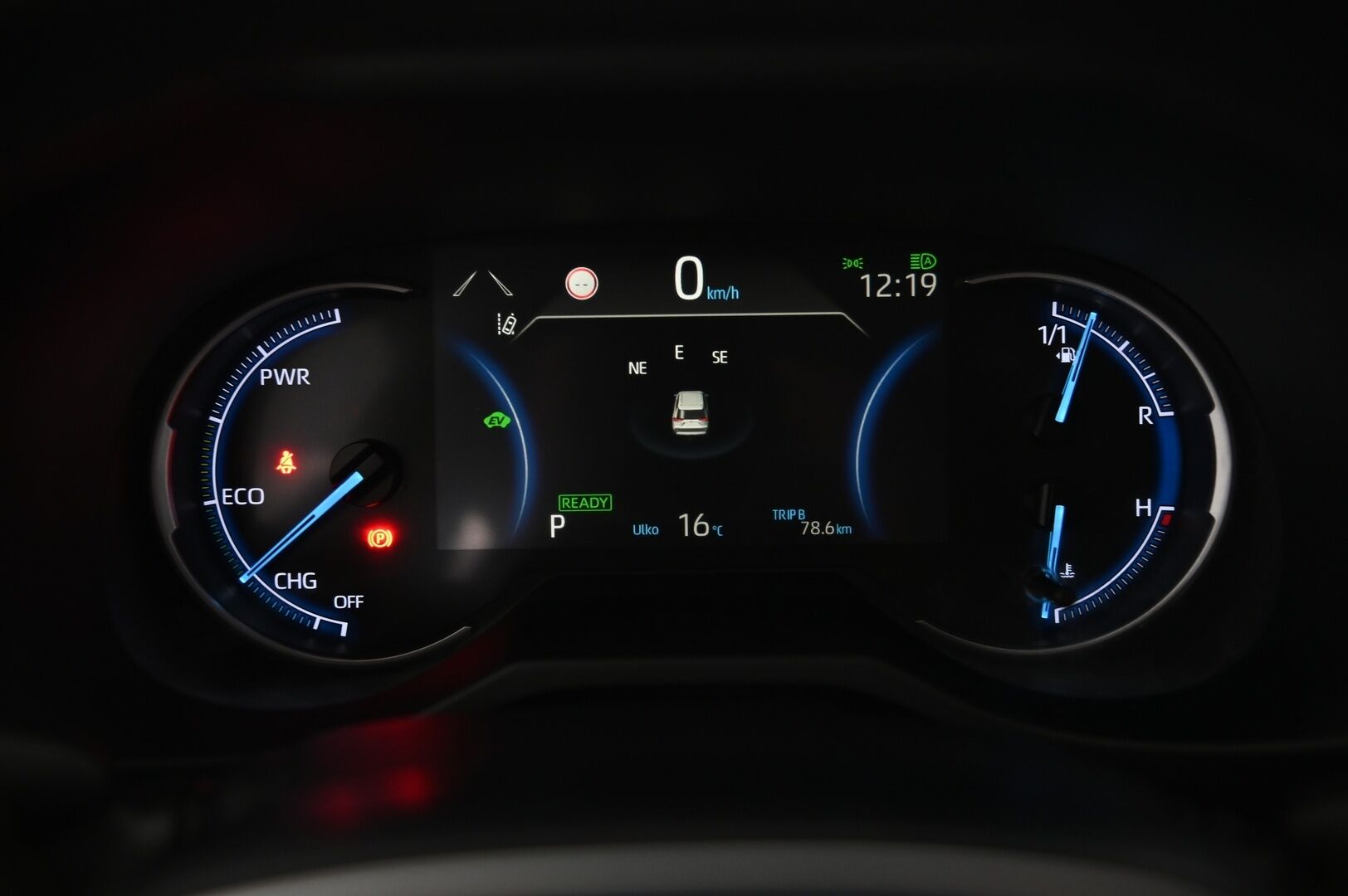 Toyota RAV4 2019 2,5 Hybrid AWD-i Active - ACC | P.kamera | Lohko ja sisäp | Vetokoukku | 2 renkaat aluvanteilla