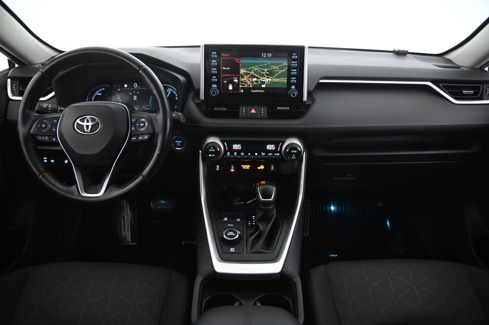 Toyota RAV4 2019 2,5 Hybrid AWD-i Active - ACC | P.kamera | Lohko ja sisäp | Vetokoukku | 2 renkaat aluvanteilla