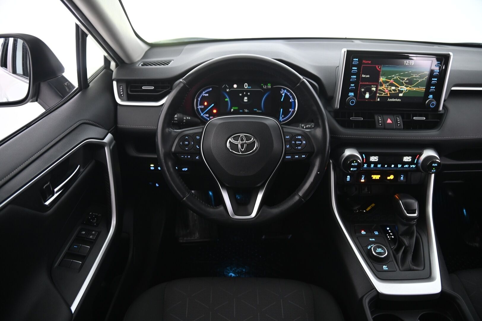 Toyota RAV4 2019 2,5 Hybrid AWD-i Active - ACC | P.kamera | Lohko ja sisäp | Vetokoukku | 2 renkaat aluvanteilla