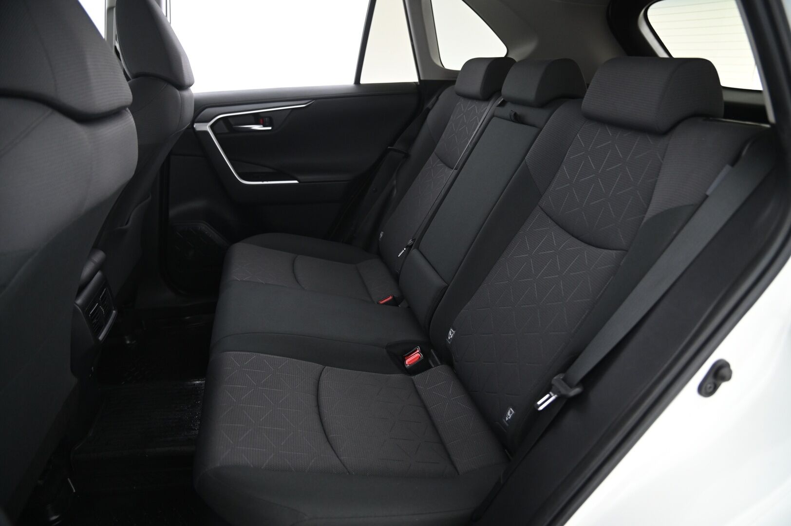 Toyota RAV4 2019 2,5 Hybrid AWD-i Active - ACC | P.kamera | Lohko ja sisäp | Vetokoukku | 2 renkaat aluvanteilla