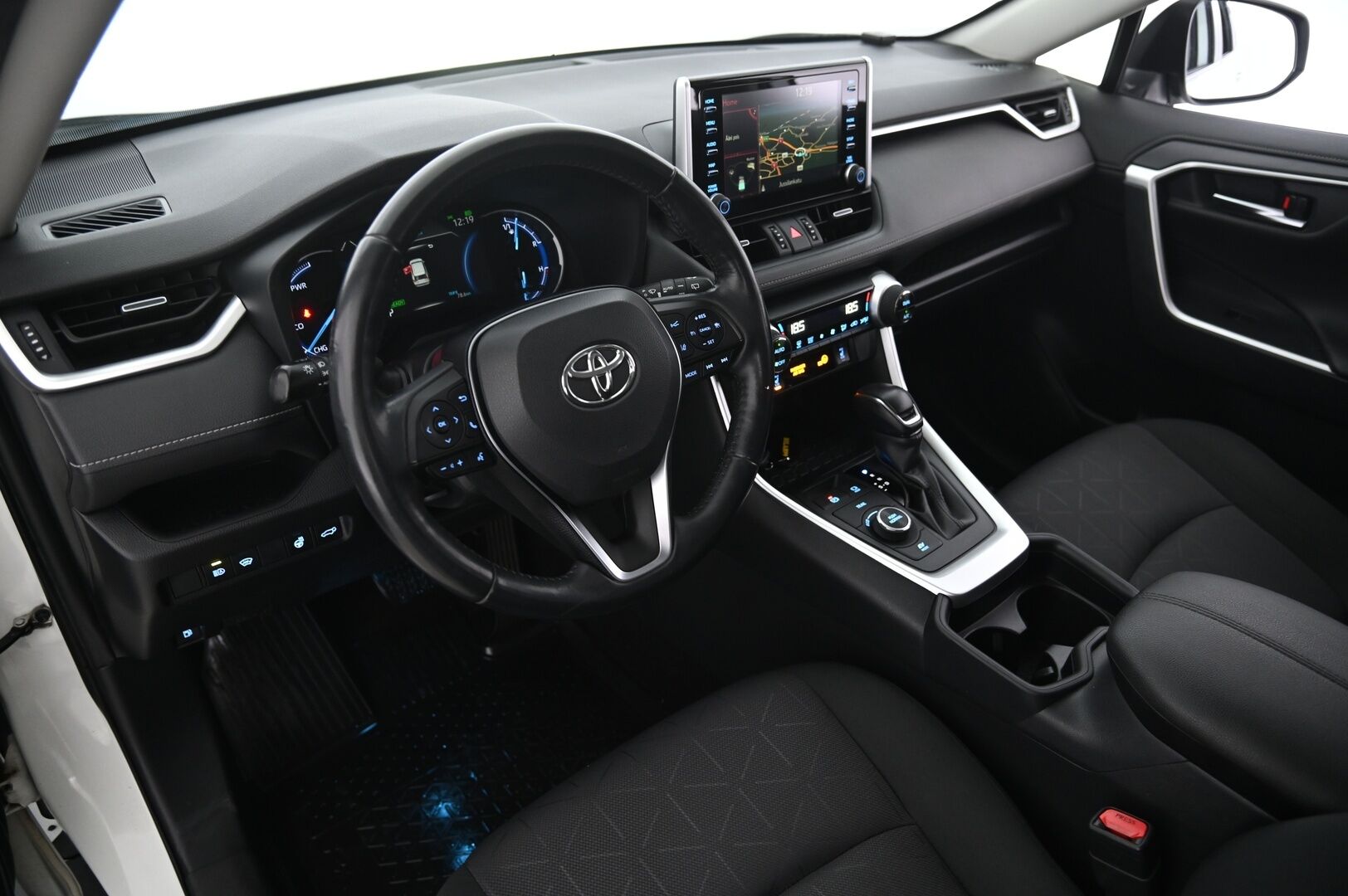 Toyota RAV4 2019 2,5 Hybrid AWD-i Active - ACC | P.kamera | Lohko ja sisäp | Vetokoukku | 2 renkaat aluvanteilla