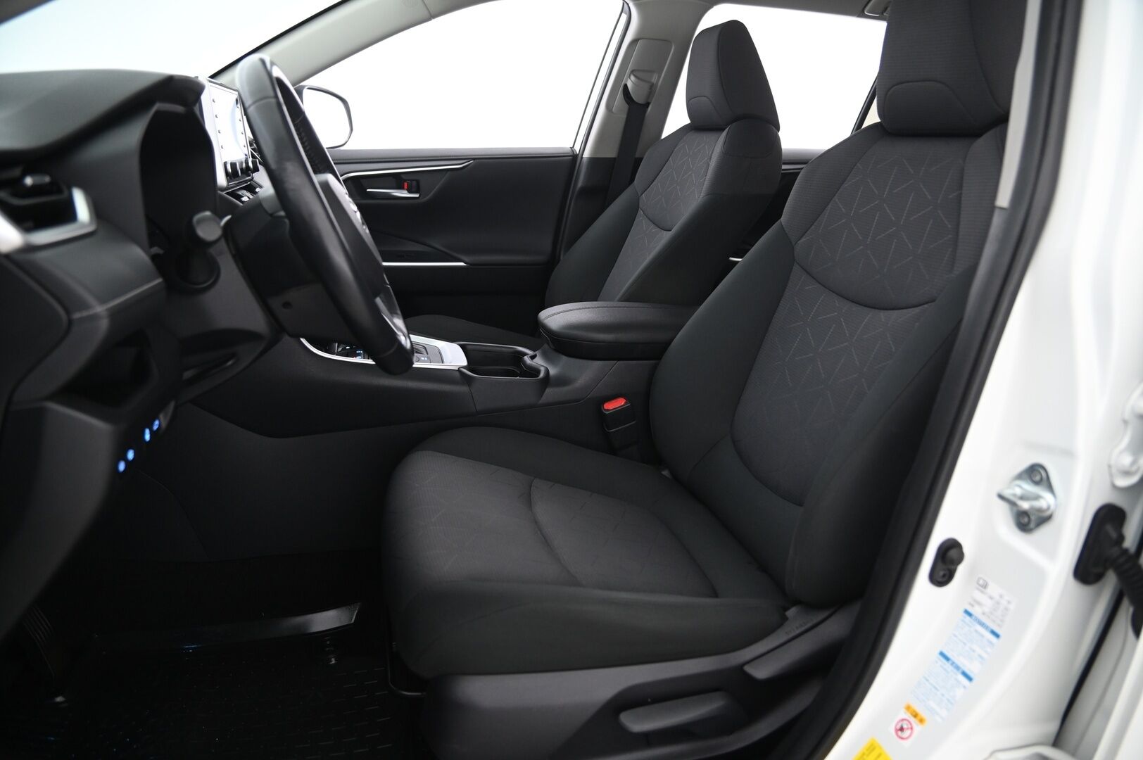 Toyota RAV4 2019 2,5 Hybrid AWD-i Active - ACC | P.kamera | Lohko ja sisäp | Vetokoukku | 2 renkaat aluvanteilla