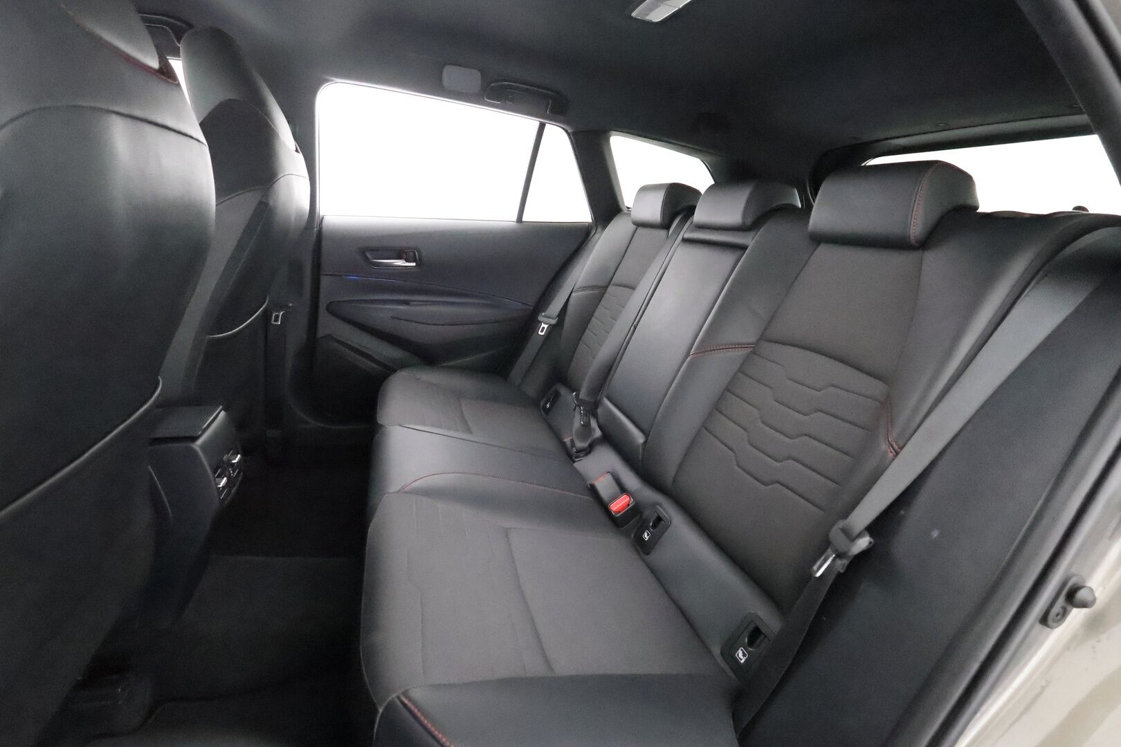 Toyota Corolla 2019 Touring Sports 1,8 Hybrid Style - | ACC | Lohko | LED | P.Kamera | Ratinlämmitys | 1.Om Suomi-auto | Kahdet Renkaat | Merkkihuollettu |