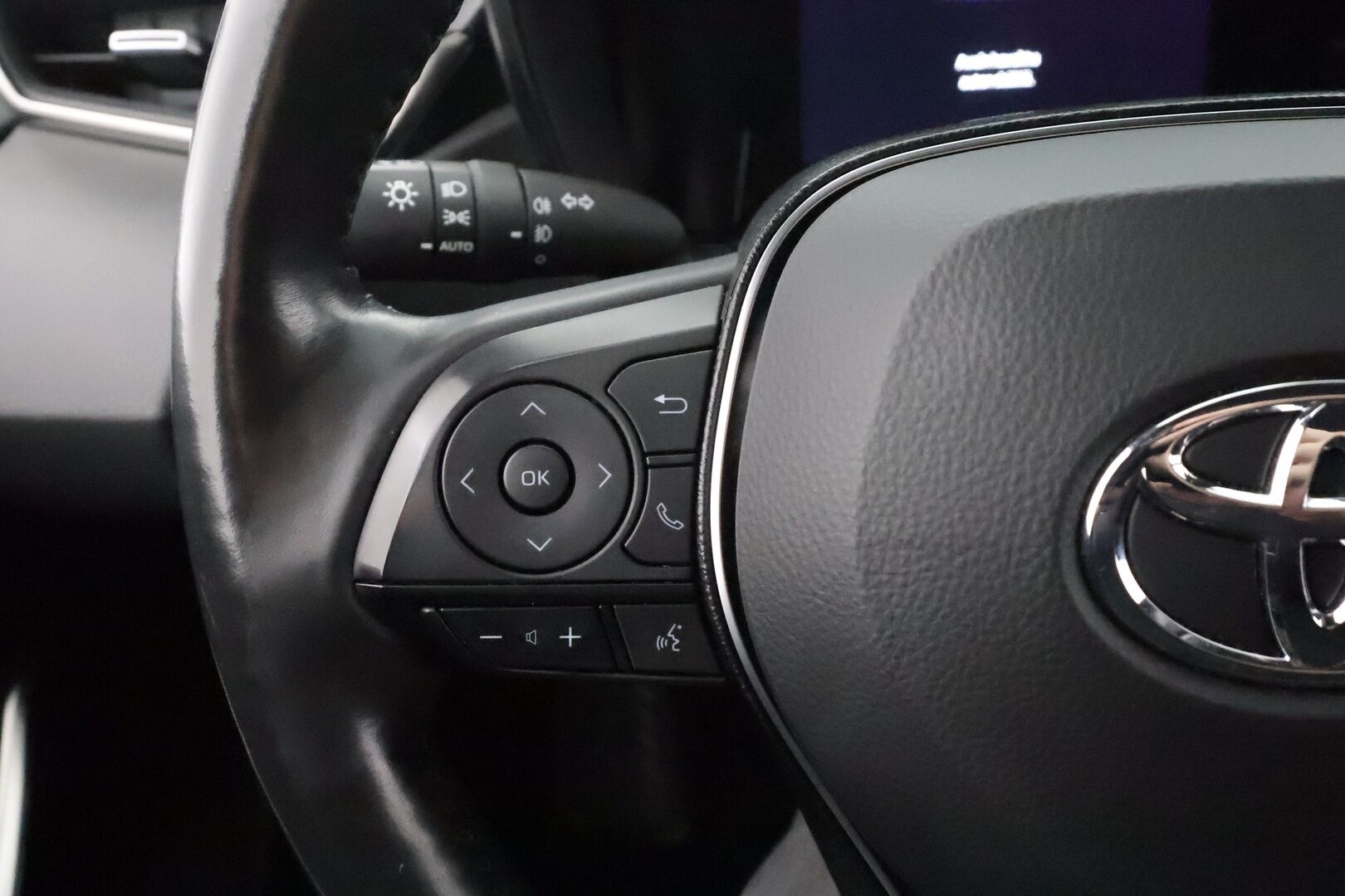 Toyota Corolla 2019 Touring Sports 1,8 Hybrid Style - | ACC | Lohko | LED | P.Kamera | Ratinlämmitys | 1.Om Suomi-auto | Kahdet Renkaat | Merkkihuollettu |