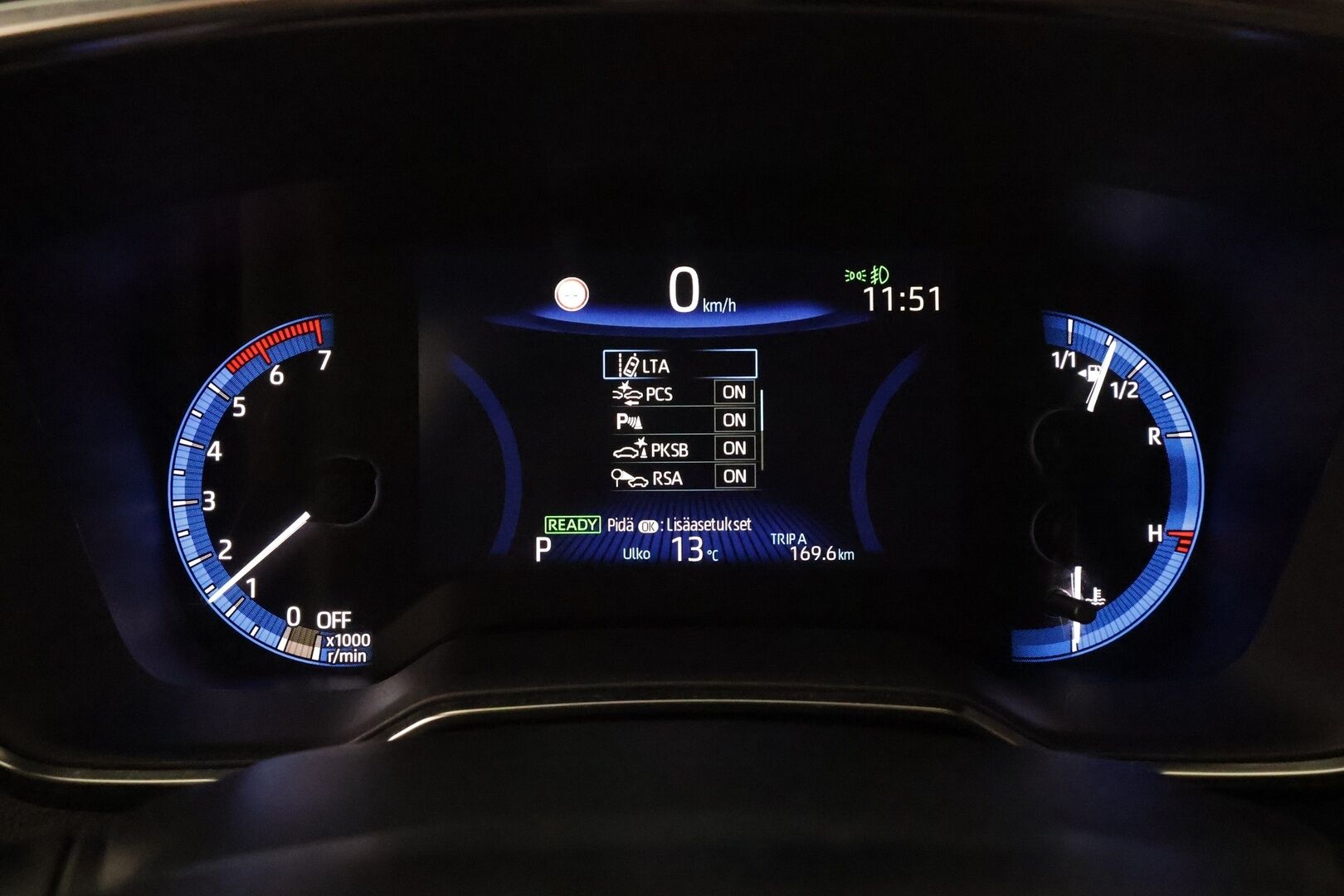 Toyota Corolla 2019 Touring Sports 1,8 Hybrid Style - | ACC | Lohko | LED | P.Kamera | Ratinlämmitys | 1.Om Suomi-auto | Kahdet Renkaat | Merkkihuollettu |