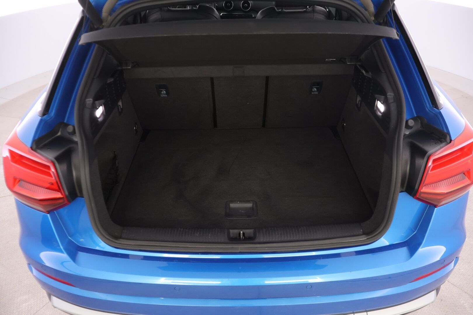 Audi SQ2 2020 TFSI quattro S tronic - | Suomi-auto | Adapt.vakkari | B&O | Panorama | Carplay | Ambient | Kaistavahti | Lohko | 2x renkaat |