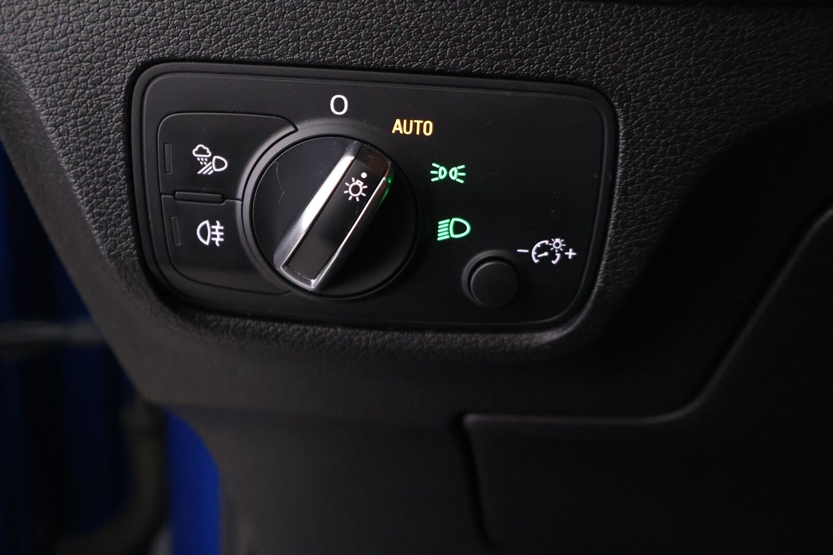 Audi SQ2 2020 TFSI quattro S tronic - | Suomi-auto | Adapt.vakkari | B&O | Panorama | Carplay | Ambient | Kaistavahti | Lohko | 2x renkaat |