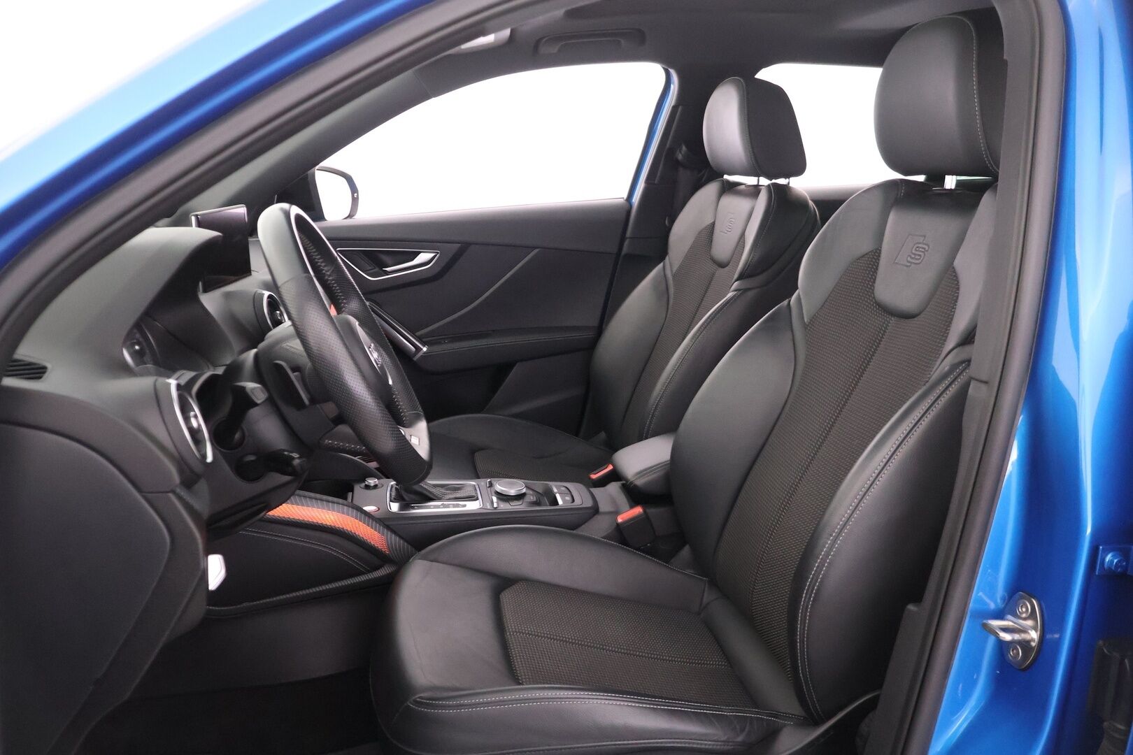 Audi SQ2 2020 TFSI quattro S tronic - | Suomi-auto | Adapt.vakkari | B&O | Panorama | Carplay | Ambient | Kaistavahti | Lohko | 2x renkaat |