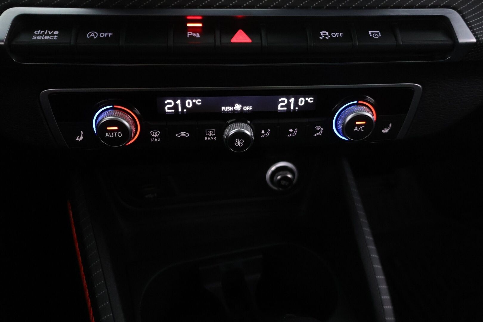 Audi SQ2 2020 TFSI quattro S tronic - | Suomi-auto | Adapt.vakkari | B&O | Panorama | Carplay | Ambient | Kaistavahti | Lohko | 2x renkaat |