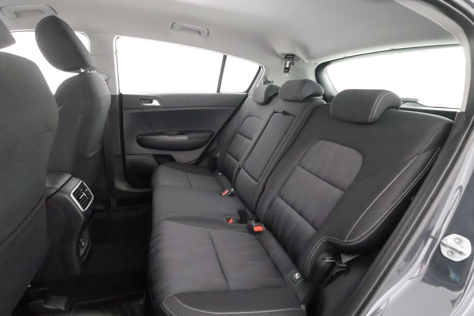 Kia Sportage 2020 1,6 ISG Urban Active EcoDynamics - | Merkkihuollettu | Koukku | Vakkari | P.kamera | Lohko+sisälämmitin | Lämm. ratti | Lämm. takapenkit | Apple & Android | Bluetooth | 2x renkaat aluin 