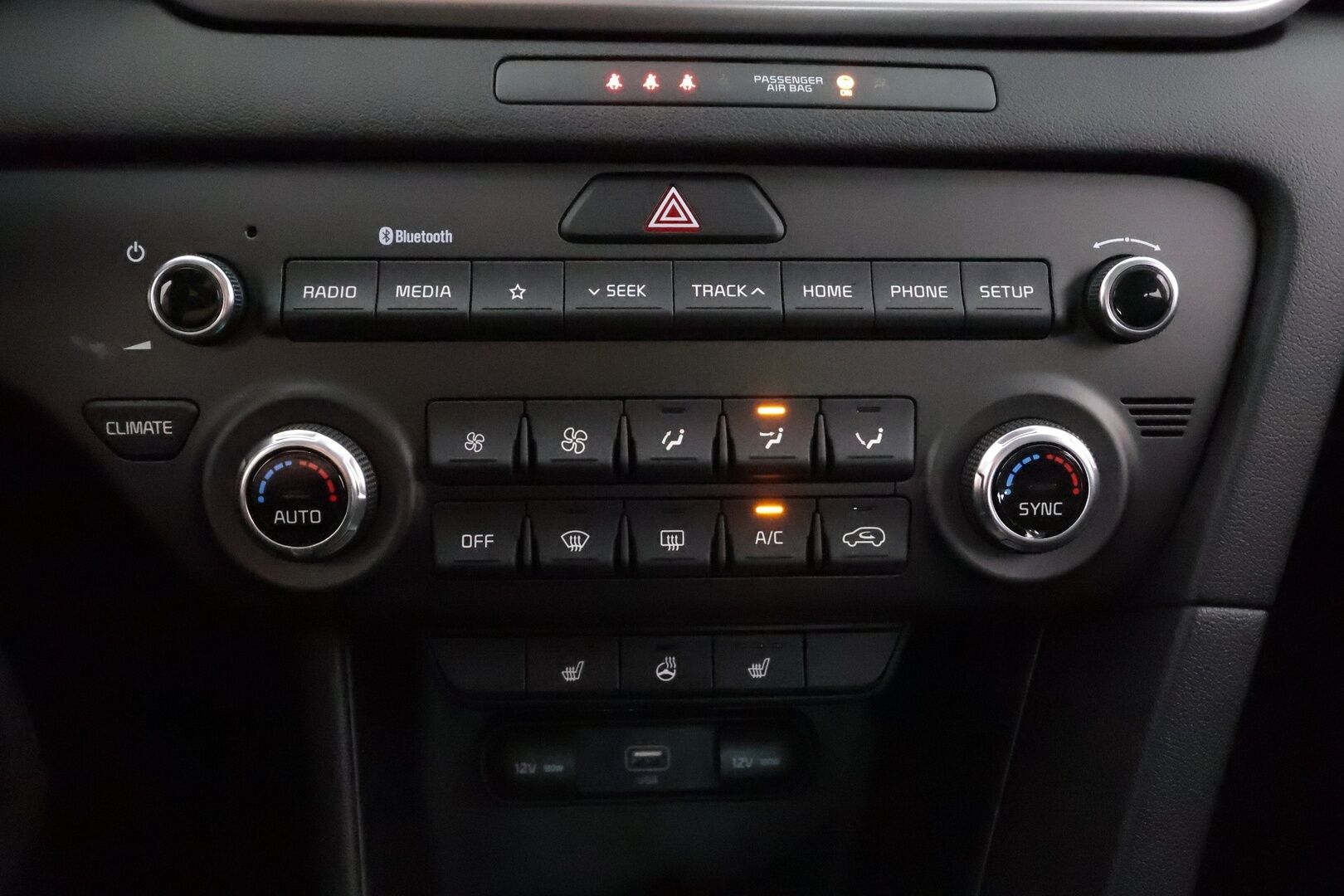 Kia Sportage 2020 1,6 ISG Urban Active EcoDynamics - | Merkkihuollettu | Koukku | Vakkari | P.kamera | Lohko+sisälämmitin | Lämm. ratti | Lämm. takapenkit | Apple & Android | Bluetooth | 2x renkaat aluin 