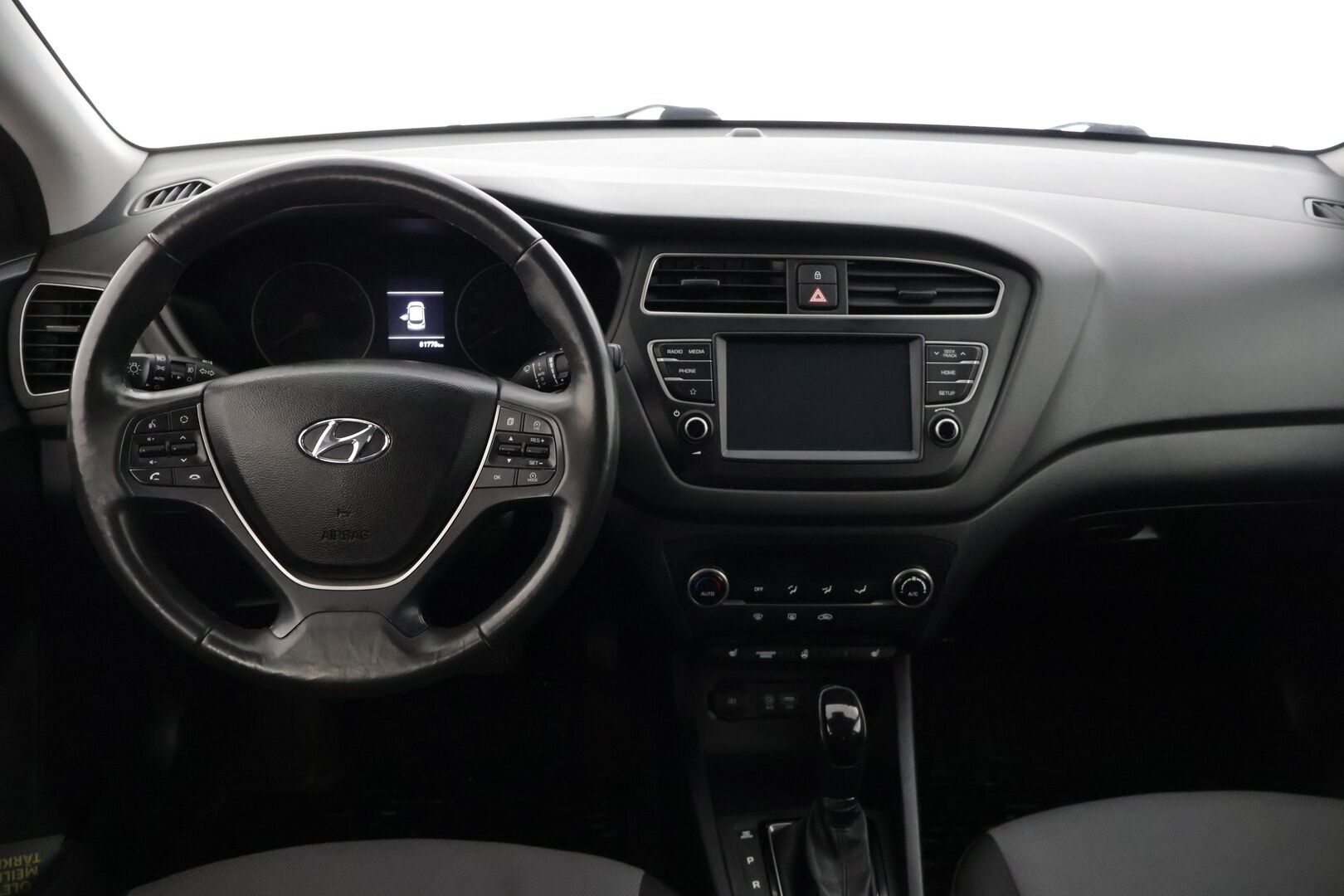 Hyundai i20 Hatchback 2019 1,0 T-GDI 120 hv Style aut. * Suomiauto / Lohkolämmitin / P.kamera / Ratinlämmitin / CarPlay / Aut.ilmastointi * - *Vähän ajettu Suomiauto! / Katsastus voimassa 10/2027 saakka! / Mukavasti varusteltu!*