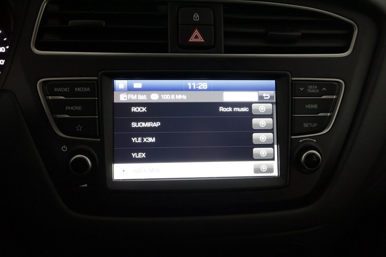 Hyundai i20 Hatchback 2019 1,0 T-GDI 120 hv Style aut. * Suomiauto / Lohkolämmitin / P.kamera / Ratinlämmitin / CarPlay / Aut.ilmastointi * - *Vähän ajettu Suomiauto! / Katsastus voimassa 10/2027 saakka! / Mukavasti varusteltu!*