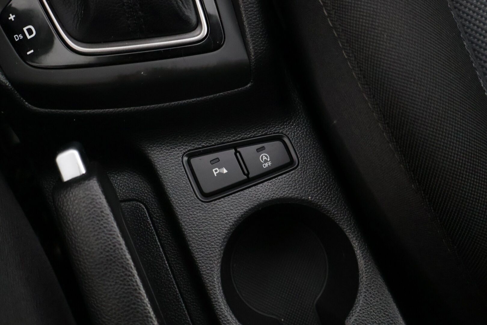 Hyundai i20 Hatchback 2019 1,0 T-GDI 120 hv Style aut. * Suomiauto / Lohkolämmitin / P.kamera / Ratinlämmitin / CarPlay / Aut.ilmastointi * - *Vähän ajettu Suomiauto! / Katsastus voimassa 10/2027 saakka! / Mukavasti varusteltu!*