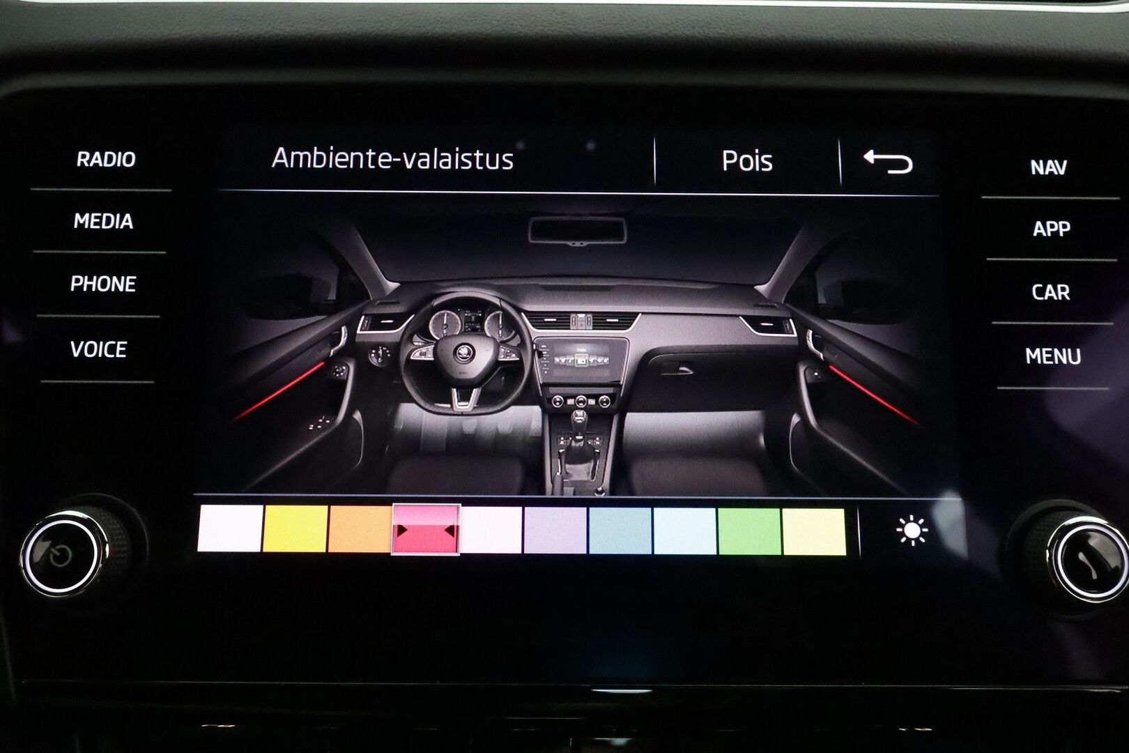 Skoda Octavia 2019 2,0 TDI 184 RS BusinessLine DSG Autom **Adapt.vakkari / Webasto / KeylessGo / Sporttipenkit / Navi / P.tutkat** - Suomi-auto / Kahdet renkaat aluvanteilla