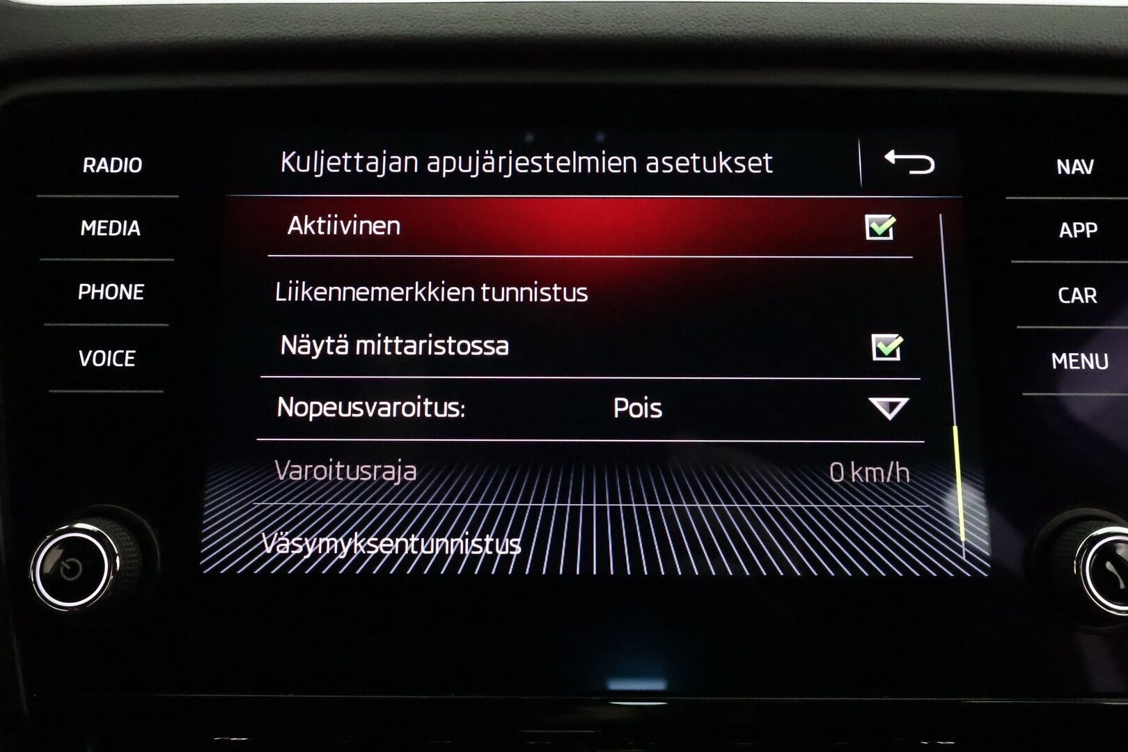 Skoda Octavia 2019 2,0 TDI 184 RS BusinessLine DSG Autom **Adapt.vakkari / Webasto / KeylessGo / Sporttipenkit / Navi / P.tutkat** - Suomi-auto / Kahdet renkaat aluvanteilla