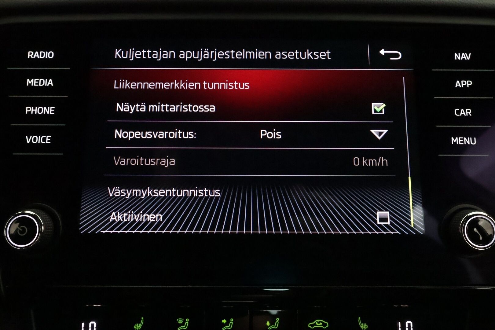 Skoda Octavia 2019 2,0 TDI 184 RS BusinessLine DSG Autom **Adapt.vakkari / Webasto / KeylessGo / Sporttipenkit / Navi / P.tutkat** - Suomi-auto / Kahdet renkaat aluvanteilla