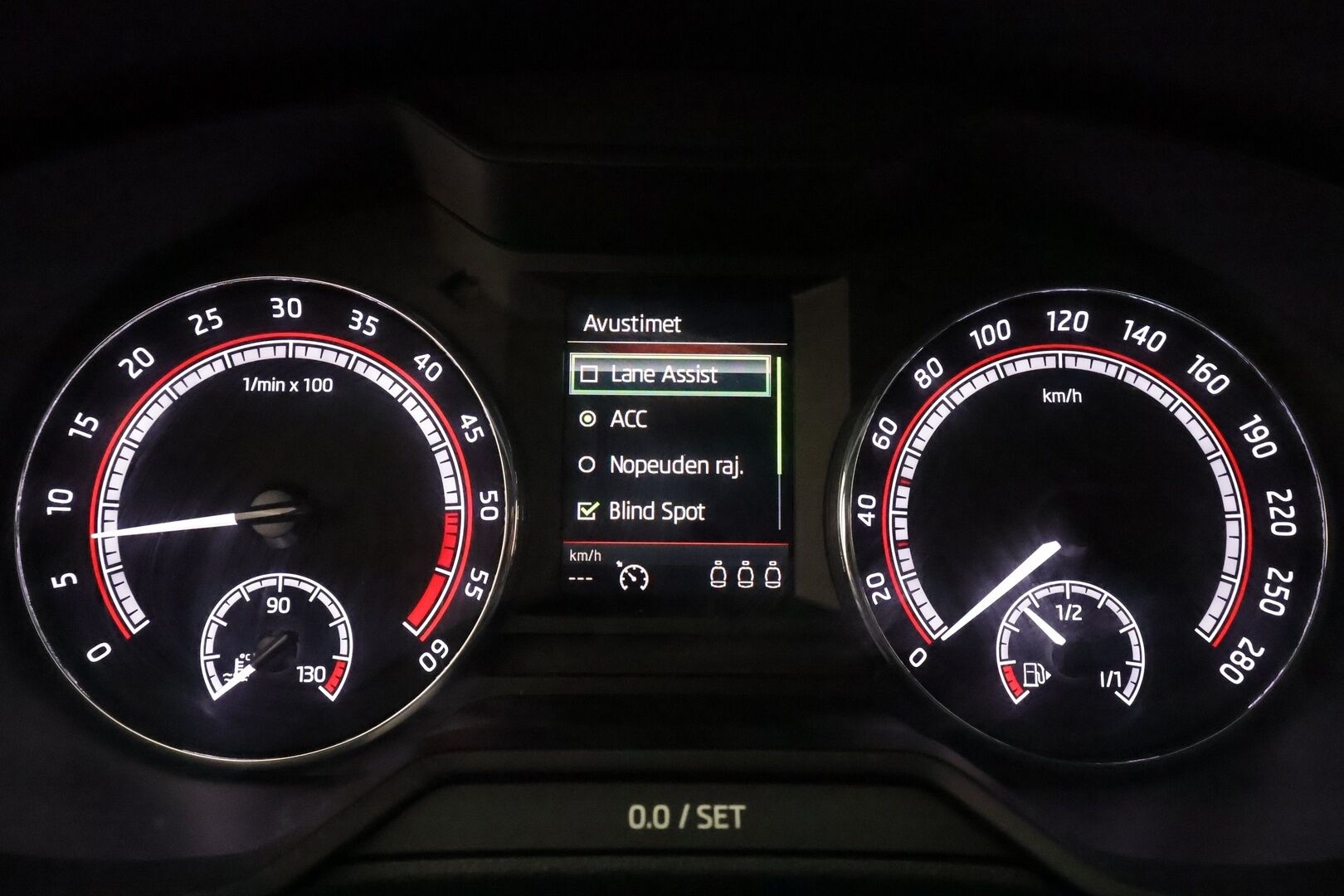 Skoda Octavia 2019 2,0 TDI 184 RS BusinessLine DSG Autom **Adapt.vakkari / Webasto / KeylessGo / Sporttipenkit / Navi / P.tutkat** - Suomi-auto / Kahdet renkaat aluvanteilla