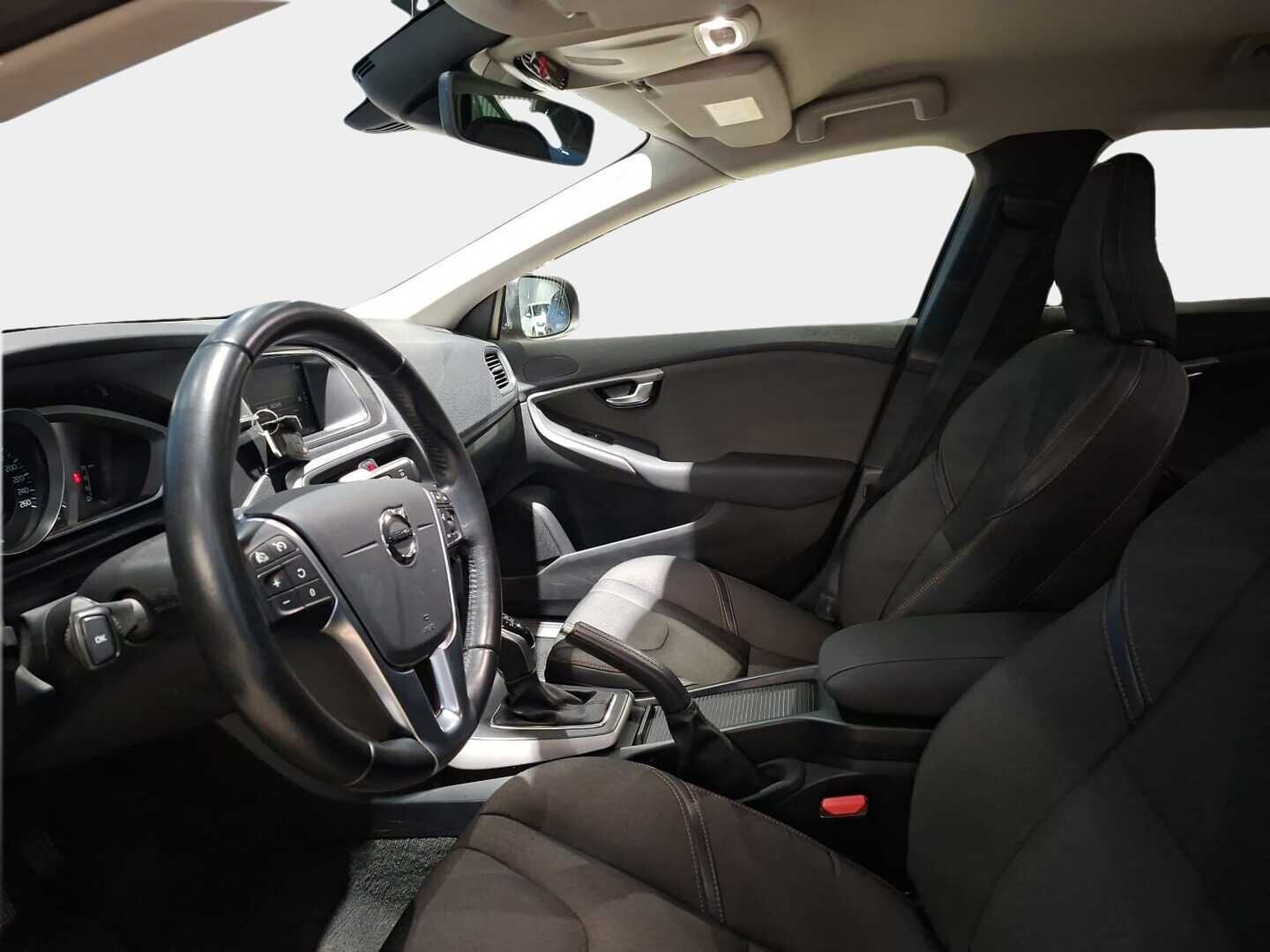 Volvo V40 Cross Country 2018 T3 Plus aut / Full-LED / P. Kamera / Navi / Lämm. Tuulilasi / Jakopää 11/25! - Loistava huoltohistoria! / 2x Hyvät renkaat! - HULLU BLACKWEEK KORKOTARJOUS 2,49%