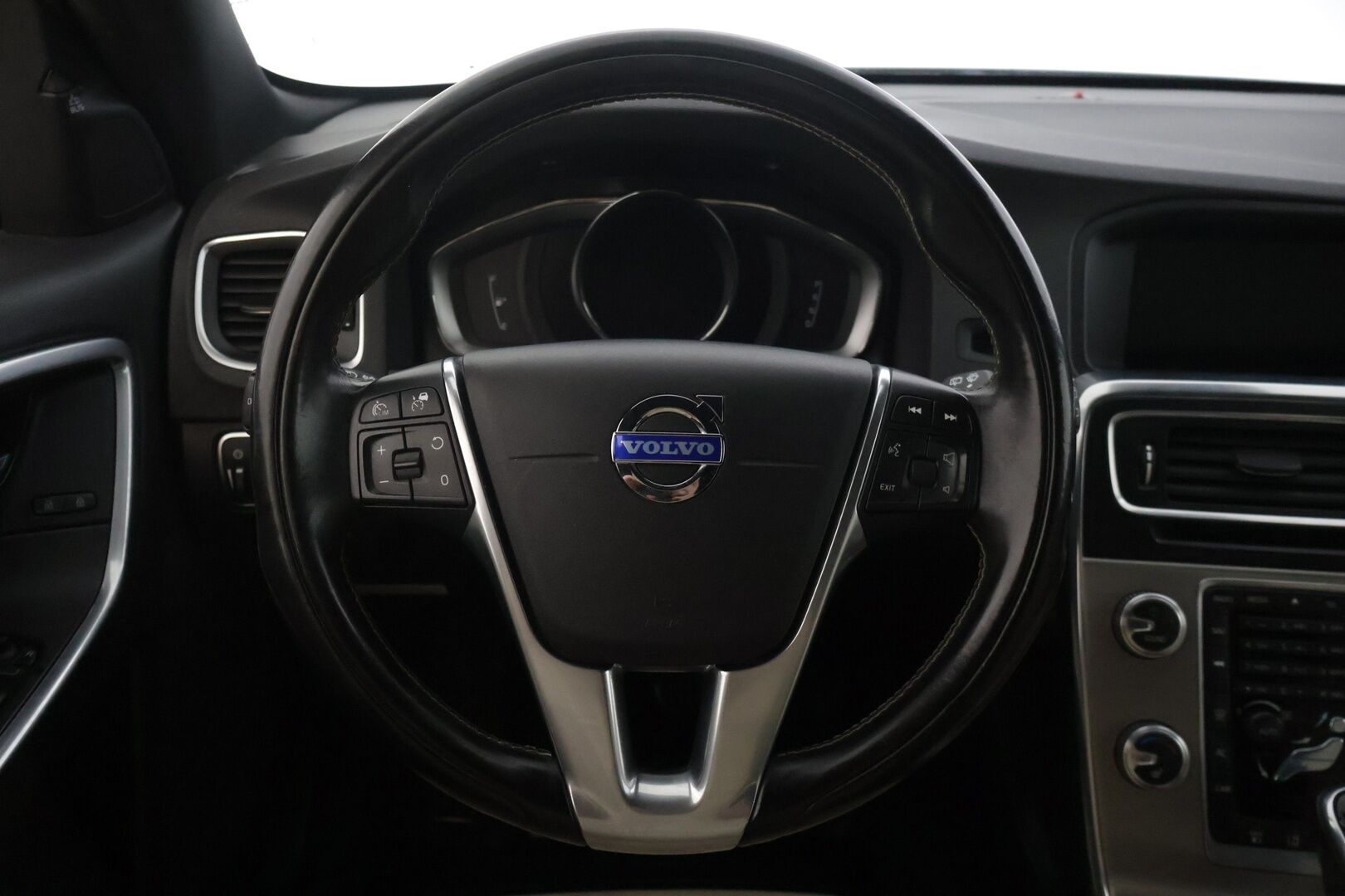 Volvo V60 2015 D6 AWD Summum plug in hybrid aut - | Kamera | Navi | Webasto | Muistipenkki | Keyless | BLIS | Vetokoukku | Viim. huolto 6/26 |