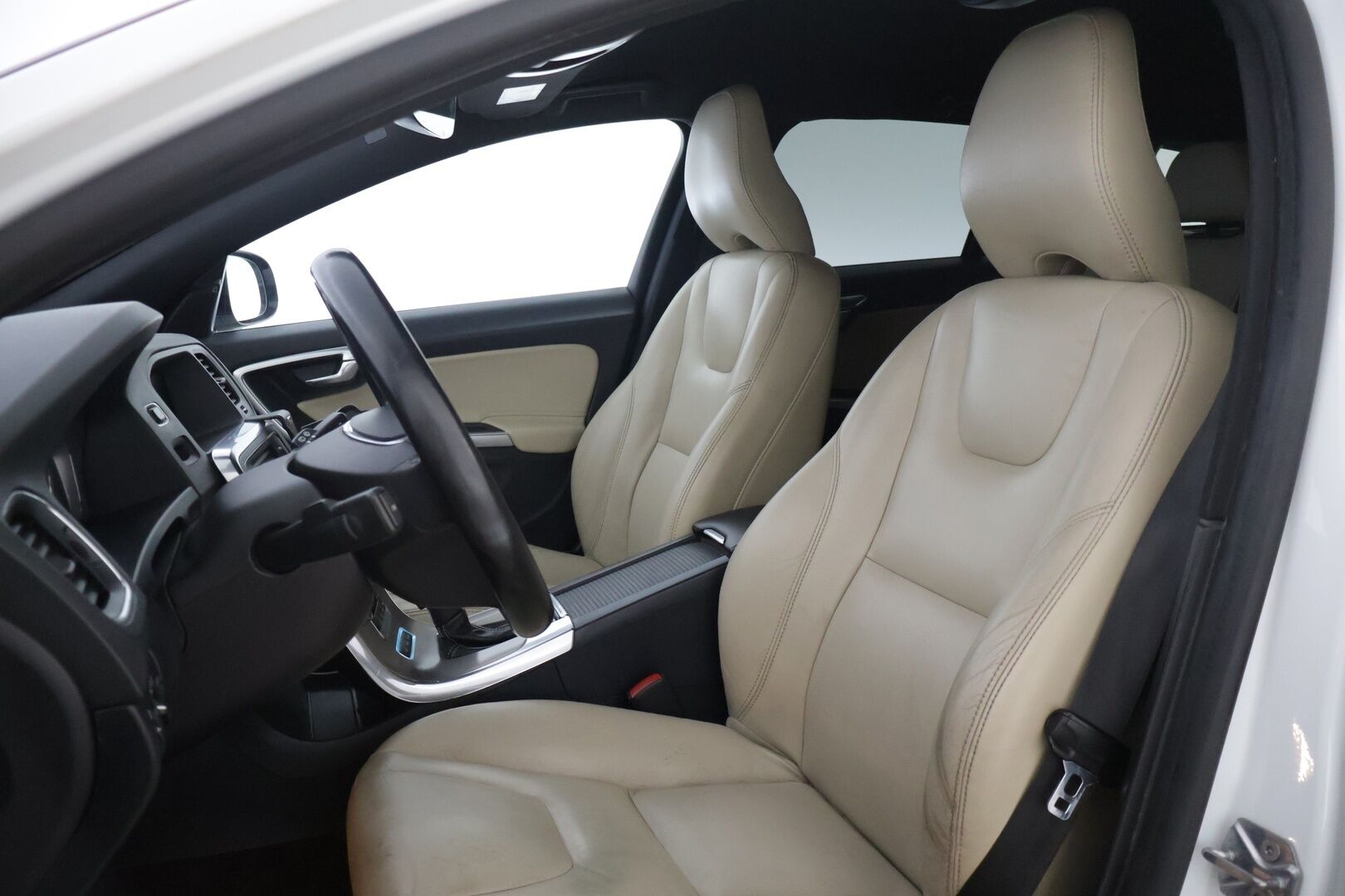 Volvo V60 2015 D6 AWD Summum plug in hybrid aut - | Kamera | Navi | Webasto | Muistipenkki | Keyless | BLIS | Vetokoukku | Viim. huolto 6/26 |