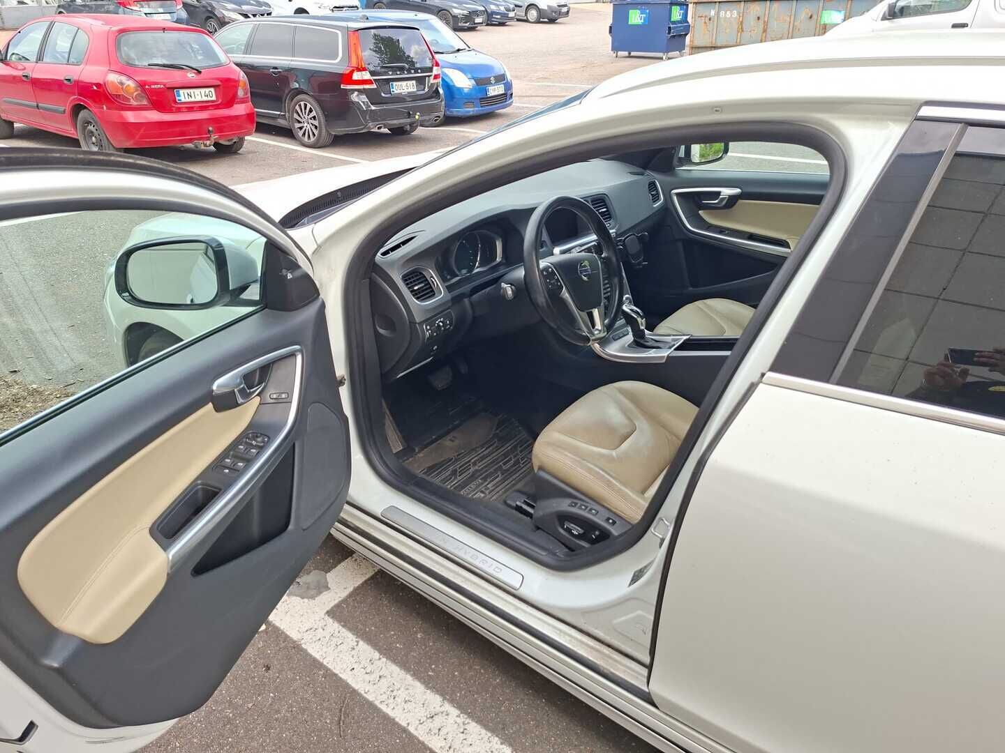 Volvo V60 2015 D6 AWD Summum plug in hybrid aut - | Kamera | Navi | Webasto | Muistipenkki | Keyless | BLIS | Vetokoukku | Viim. huolto 6/26 |