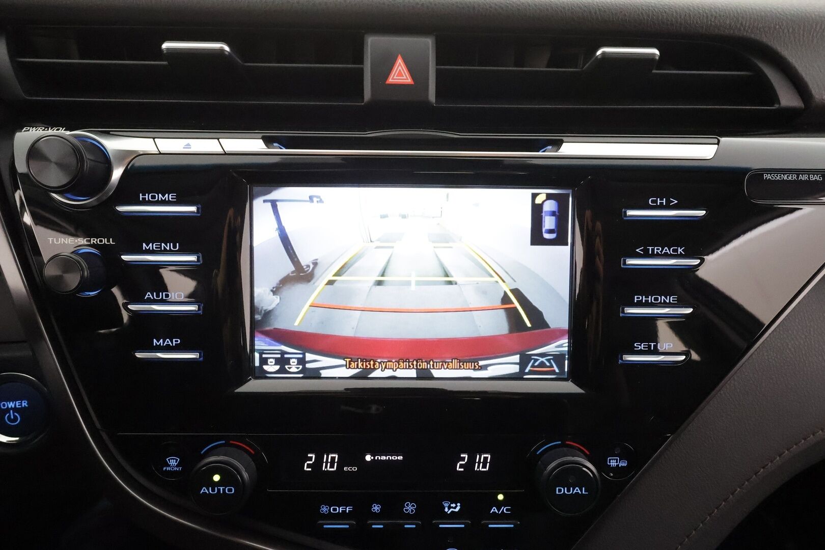 Toyota Camry 2019 2,5 Hybrid Active - Suomi-auto | Merkkihuollot | ACC | LED | Kamera | Sähköpenkit | Nahkaverhoilu | Sisätilanlämmitin | Kaistavahti | Keyless | Kahdet renkaat vanteineen