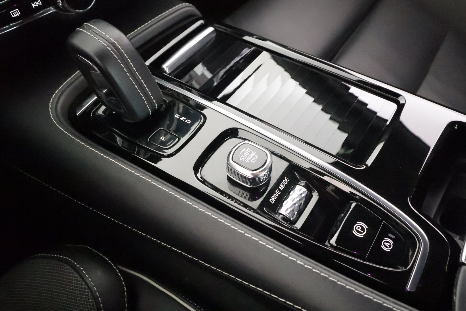 Volvo S60 2019 T8 TwE AWD Business R-Design aut - Bowers&Wilkins | ACC | Muistipenkki | Full-LED | P.Kamera | Muistipenkki | Ratinlämmitys | Keyless | Sporttipenkit | Suomi-auto