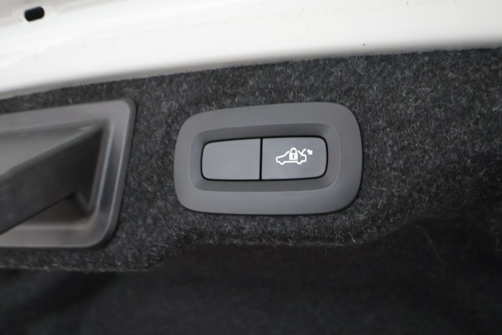 Volvo S60 2019 T8 TwE AWD Business R-Design aut - Bowers&Wilkins | ACC | Muistipenkki | Full-LED | P.Kamera | Muistipenkki | Ratinlämmitys | Keyless | Sporttipenkit | Suomi-auto
