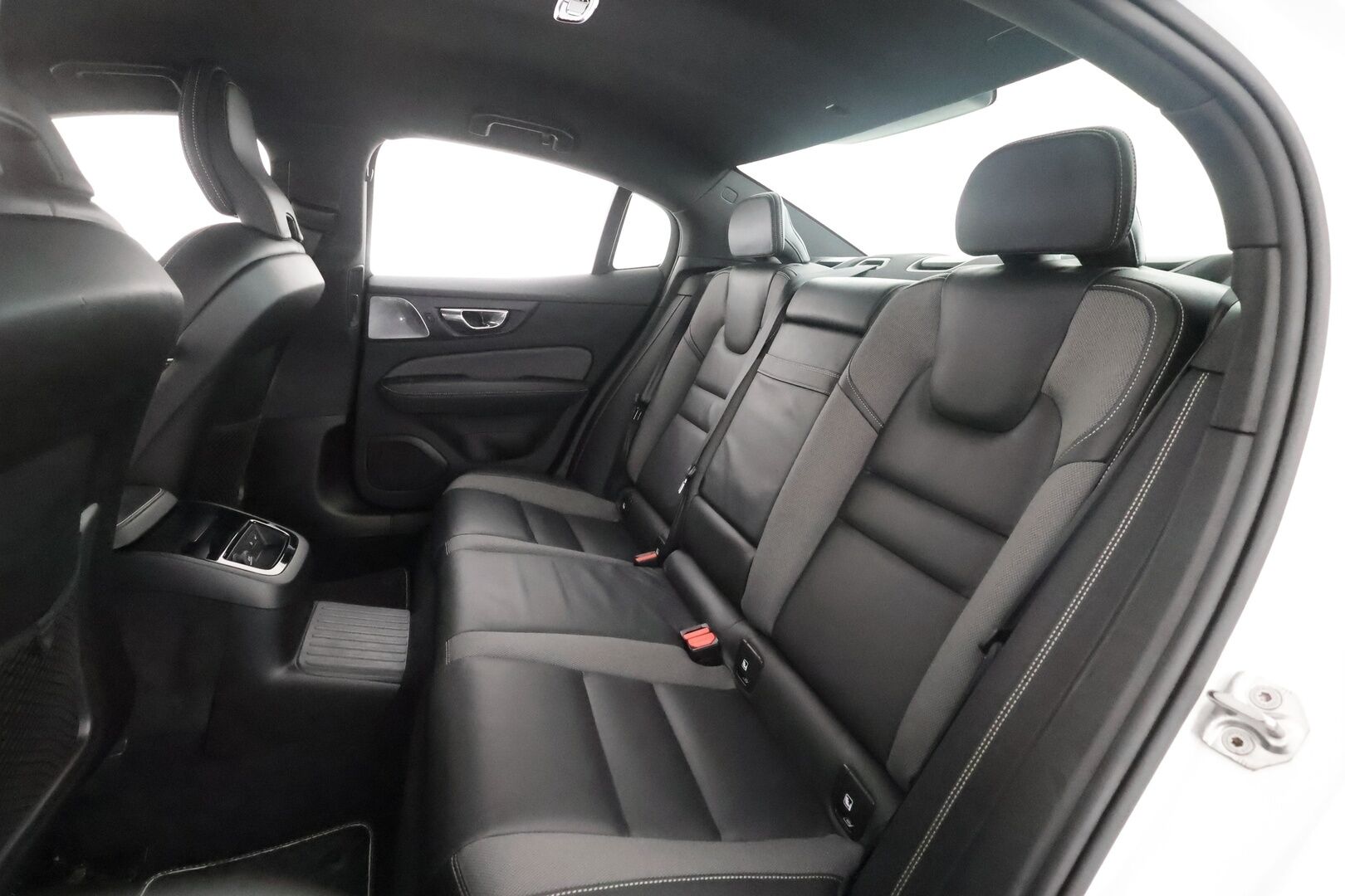 Volvo S60 2019 T8 TwE AWD Business R-Design aut - Bowers&Wilkins | ACC | Muistipenkki | Full-LED | P.Kamera | Muistipenkki | Ratinlämmitys | Keyless | Sporttipenkit | Suomi-auto