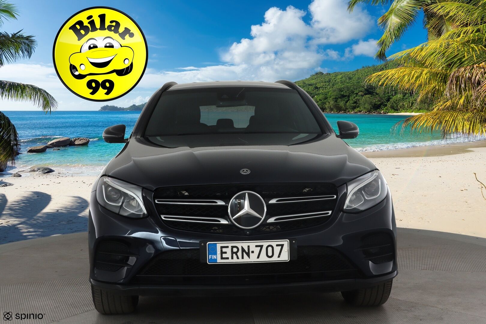 Mercedes-Benz GLC 2018 220 d 4Matic A Premium Business AMG *Distronic+ / Webasto / 360° / Koukku / Navi / Puolinahat* - Kahdet renkaat aluvanteilla