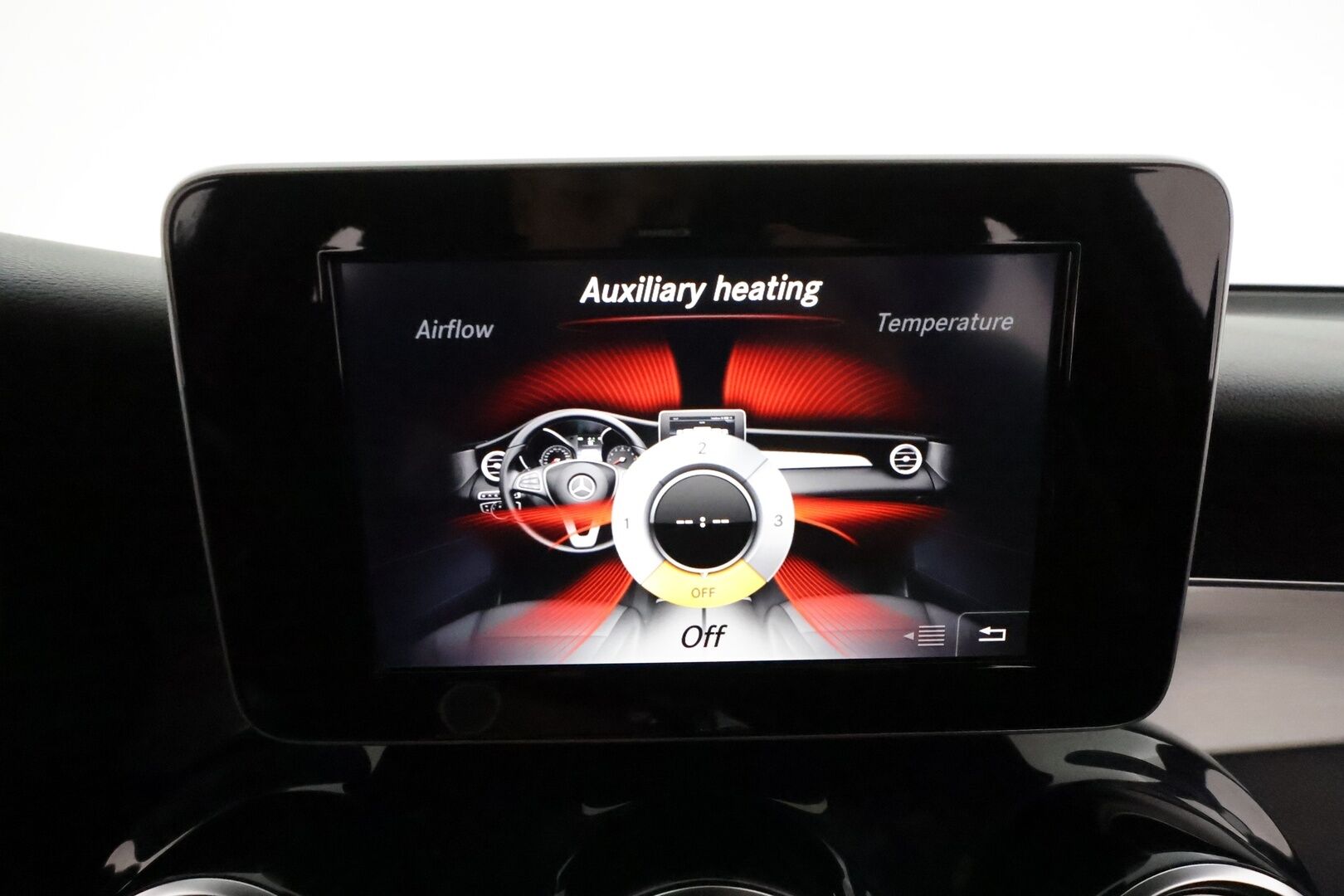 Mercedes-Benz GLC 2018 220 d 4Matic A Premium Business AMG *Distronic+ / Webasto / 360° / Koukku / Navi / Puolinahat* - Kahdet renkaat aluvanteilla