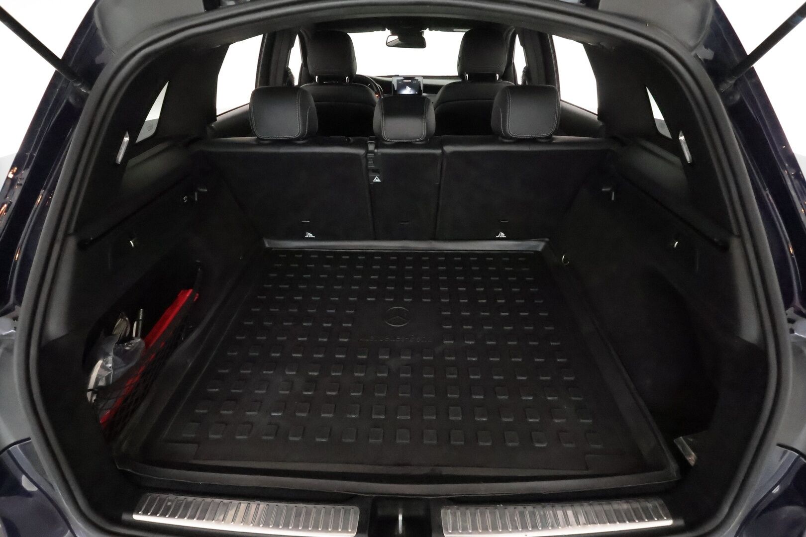 Mercedes-Benz GLC 2018 220 d 4Matic A Premium Business AMG *Distronic+ / Webasto / 360° / Koukku / Navi / Puolinahat* - Kahdet renkaat aluvanteilla