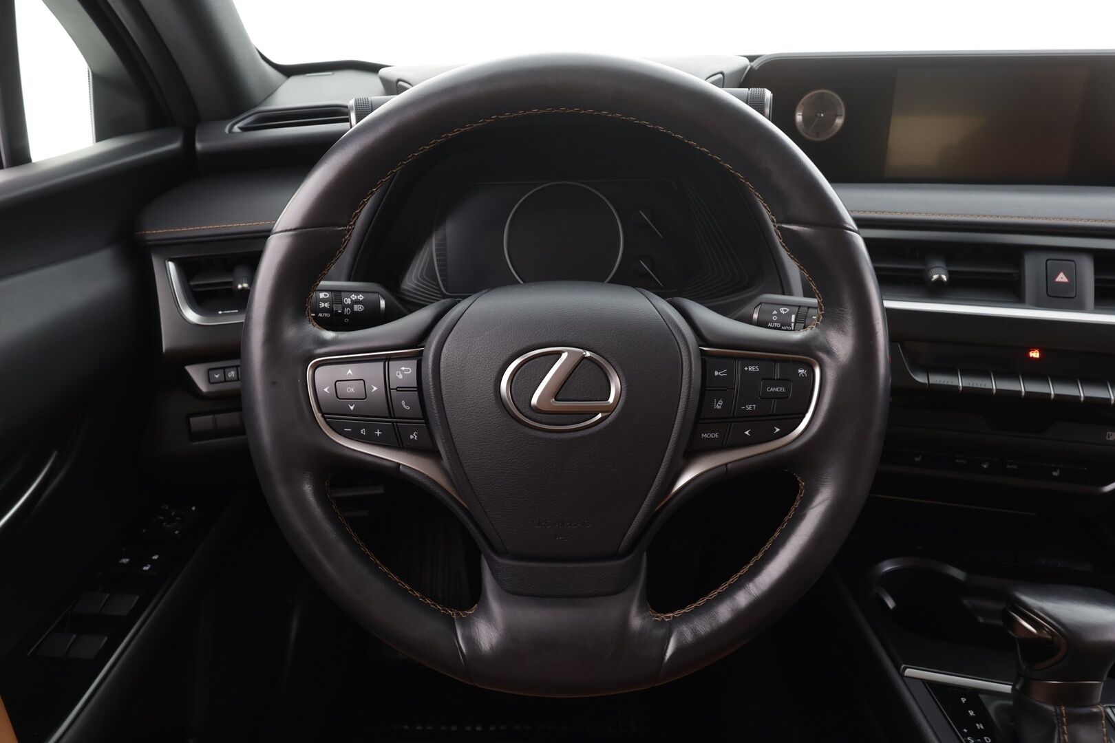 Lexus UX 2019 250h AWD Premium * ACC / P.kamera / Sähköpenkit / Mark Levinson / Ruskeat nahat / Navi / LED / KeylessGo * - Lohkolämmitin / Suomi-auto / Merkkihuollettu - Osta nyt, maksa vasta ensi vuonna