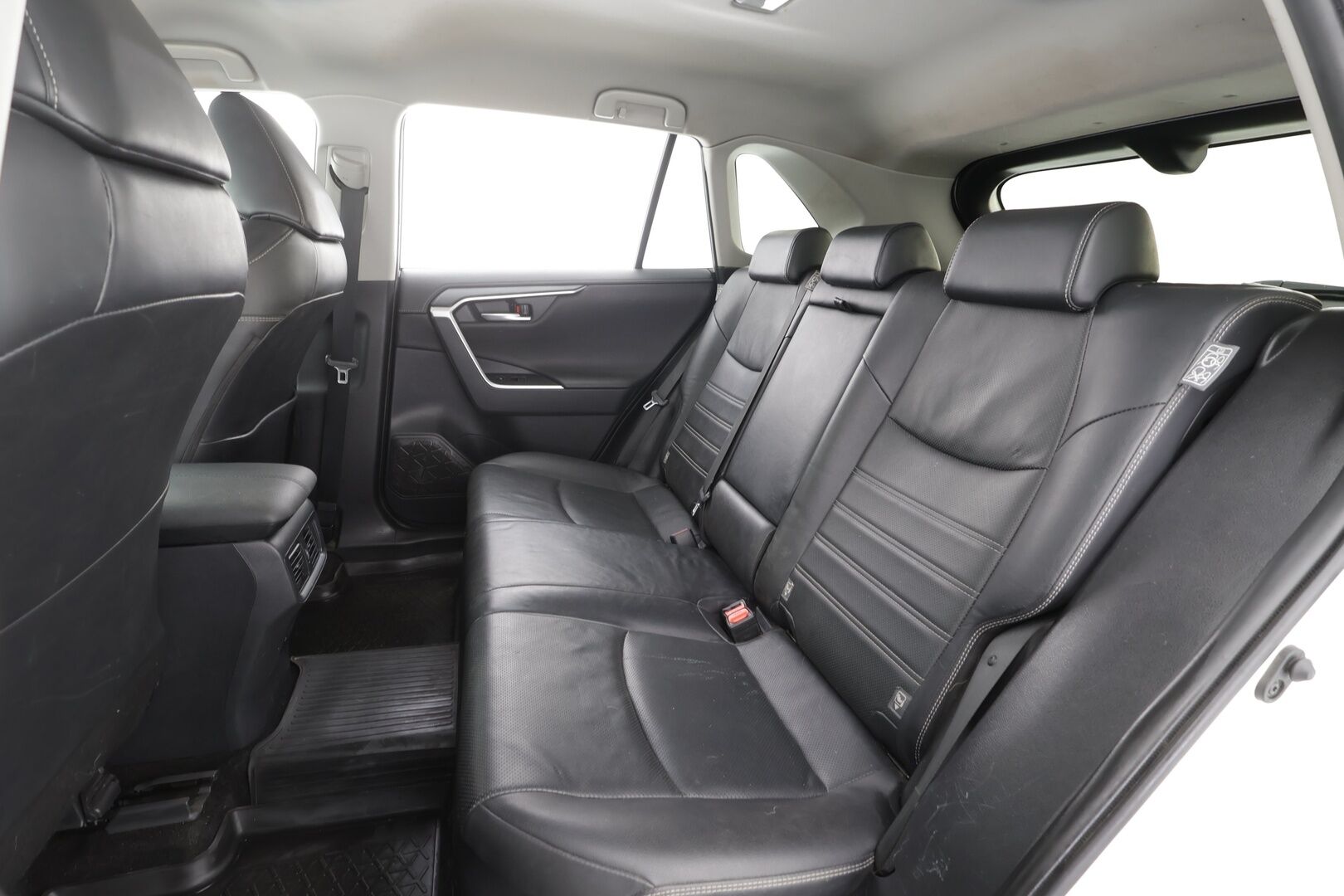 Toyota RAV4 2019 2,5 Hybrid AWD-i Premium - | ACC | Webasto | Koukku | P.Kamera | LED | Ilmastoidut Nahat | Apple&Android | Suomi-auto | Kahdet Renkaat | Merkkihuollettu |