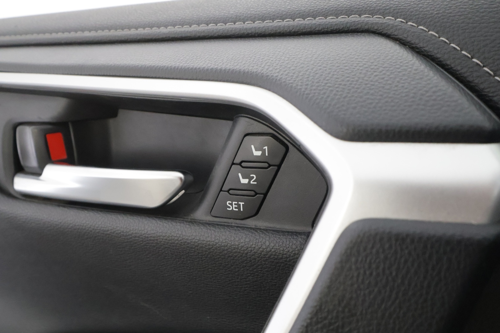 Toyota RAV4 2019 2,5 Hybrid AWD-i Premium - | ACC | Webasto | Koukku | P.Kamera | LED | Ilmastoidut Nahat | Apple&Android | Suomi-auto | Kahdet Renkaat | Merkkihuollettu |
