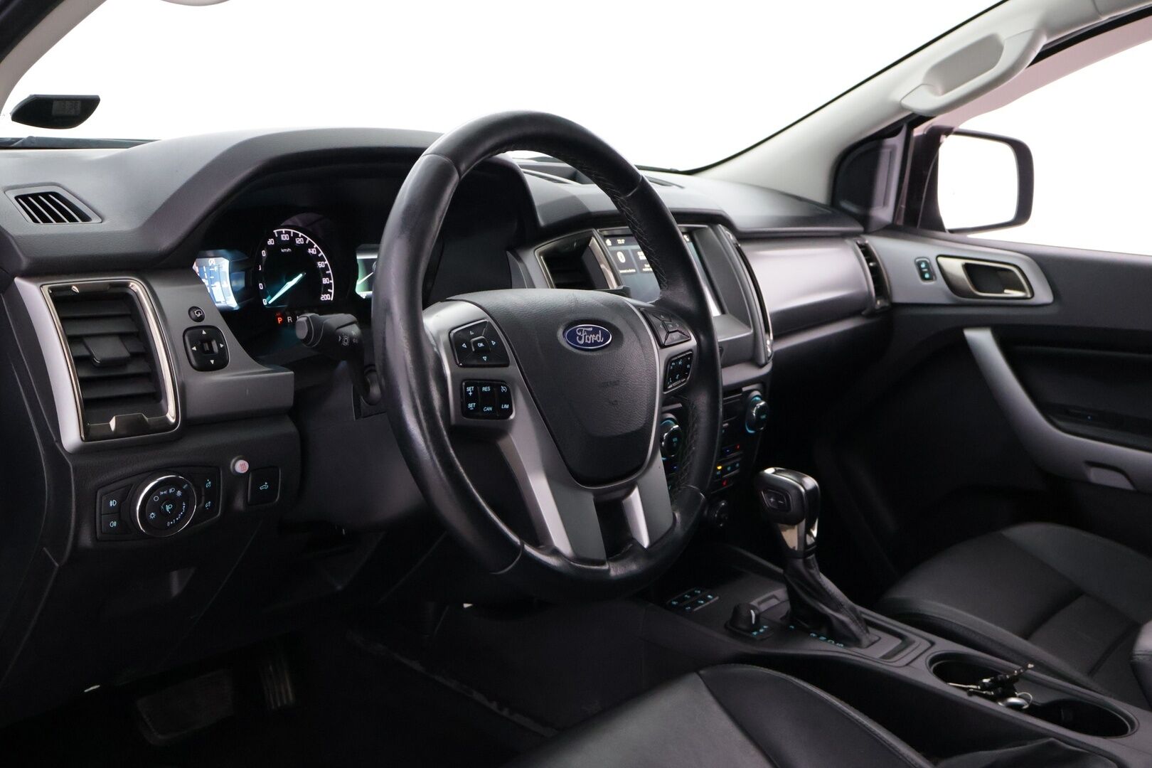 FORD Ranger 2020 Double Cab 2,0 TDCi Bi Turbo 213 hp A10 4x4 Limited N2G * Webasto / Lämm. tuulilasi / Sähköpenkki / Nahat / P. kamera* - Suomi-auto /Juuri huollettu / Katsastettu 04/25 / Lavakate / Hiljattain iso jarruremontti