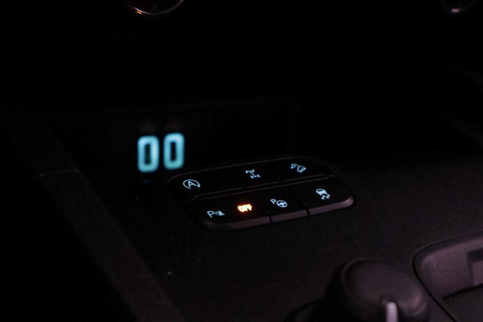 FORD Ranger 2020 Double Cab 2,0 TDCi Bi Turbo 213 hp A10 4x4 Limited N2G * Webasto / Lämm. tuulilasi / Sähköpenkki / Nahat / P. kamera* - Suomi-auto /Juuri tehty Jakopää! / Katsastettu 04/25 / Lavakate / Hiljattain iso jarruremontti - HULLUT JOULUT KORKOTARJOUS 2,49% 