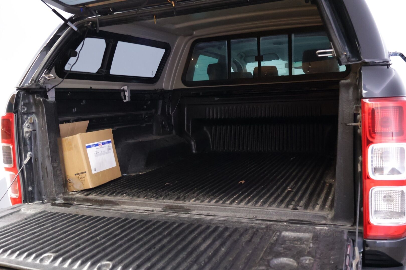 FORD Ranger 2020 Double Cab 2,0 TDCi Bi Turbo 213 hp A10 4x4 Limited N2G * Webasto / Lämm. tuulilasi / Sähköpenkki / Nahat / P. kamera* - Suomi-auto /Juuri tehty Jakopää! / Katsastettu 04/25 / Lavakate / Hiljattain iso jarruremontti - HULLUT JOULUT KORKOTARJOUS 2,49% 