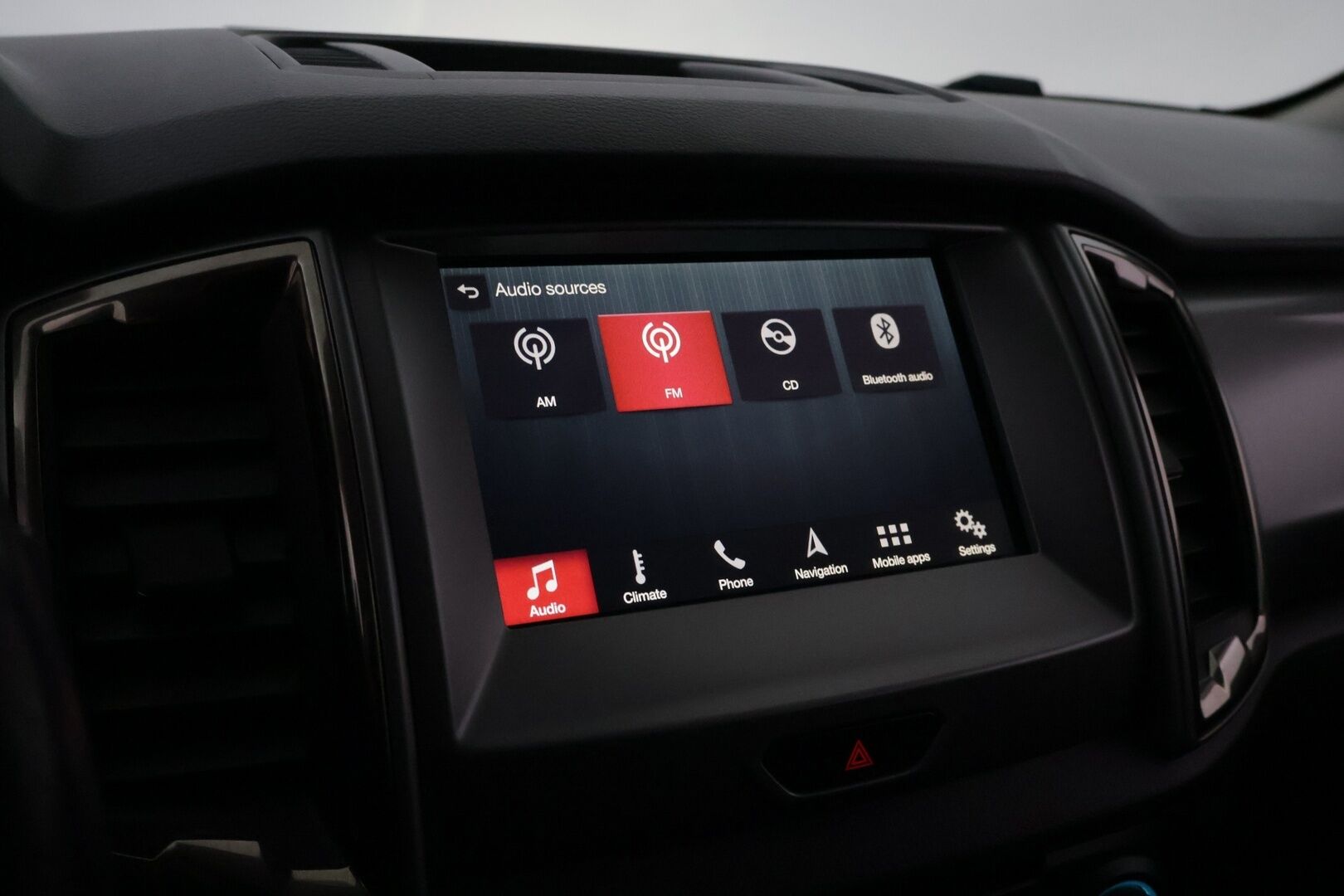 FORD Ranger 2020 Double Cab 2,0 TDCi Bi Turbo 213 hp A10 4x4 Limited N2G * Webasto / Lämm. tuulilasi / Sähköpenkki / Nahat / P. kamera* - Suomi-auto /Juuri tehty Jakopää! / Katsastettu 04/25 / Lavakate / Hiljattain iso jarruremontti - HULLUT JOULUT KORKOTARJOUS 2,49% 