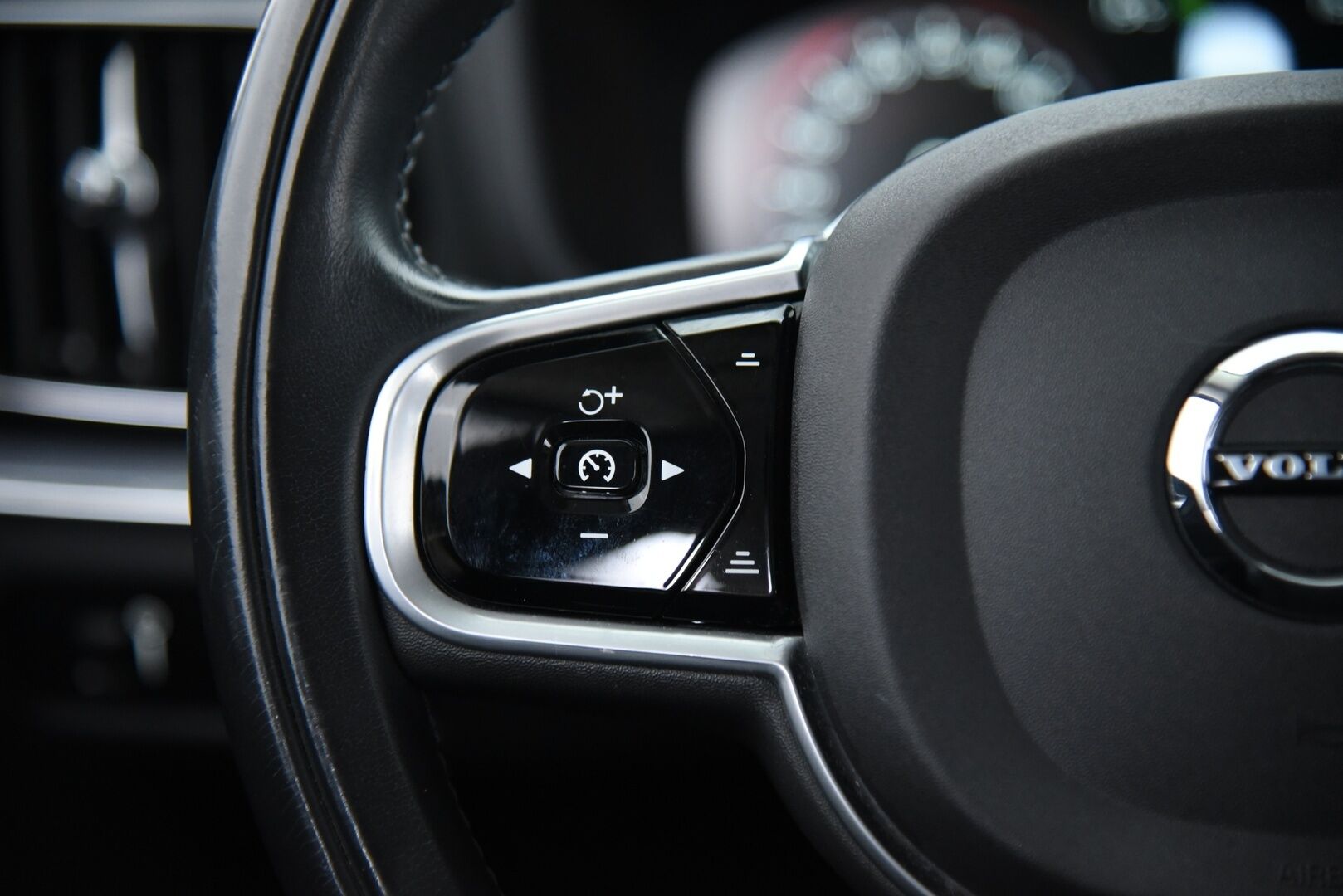 Volvo V60 2020 T4 Business aut / Webasto / LED / Keyless / P-tutka / VOC / - Suomi-auto / Merkkihuollot / Audio. high perf / Dynamic alusta / 